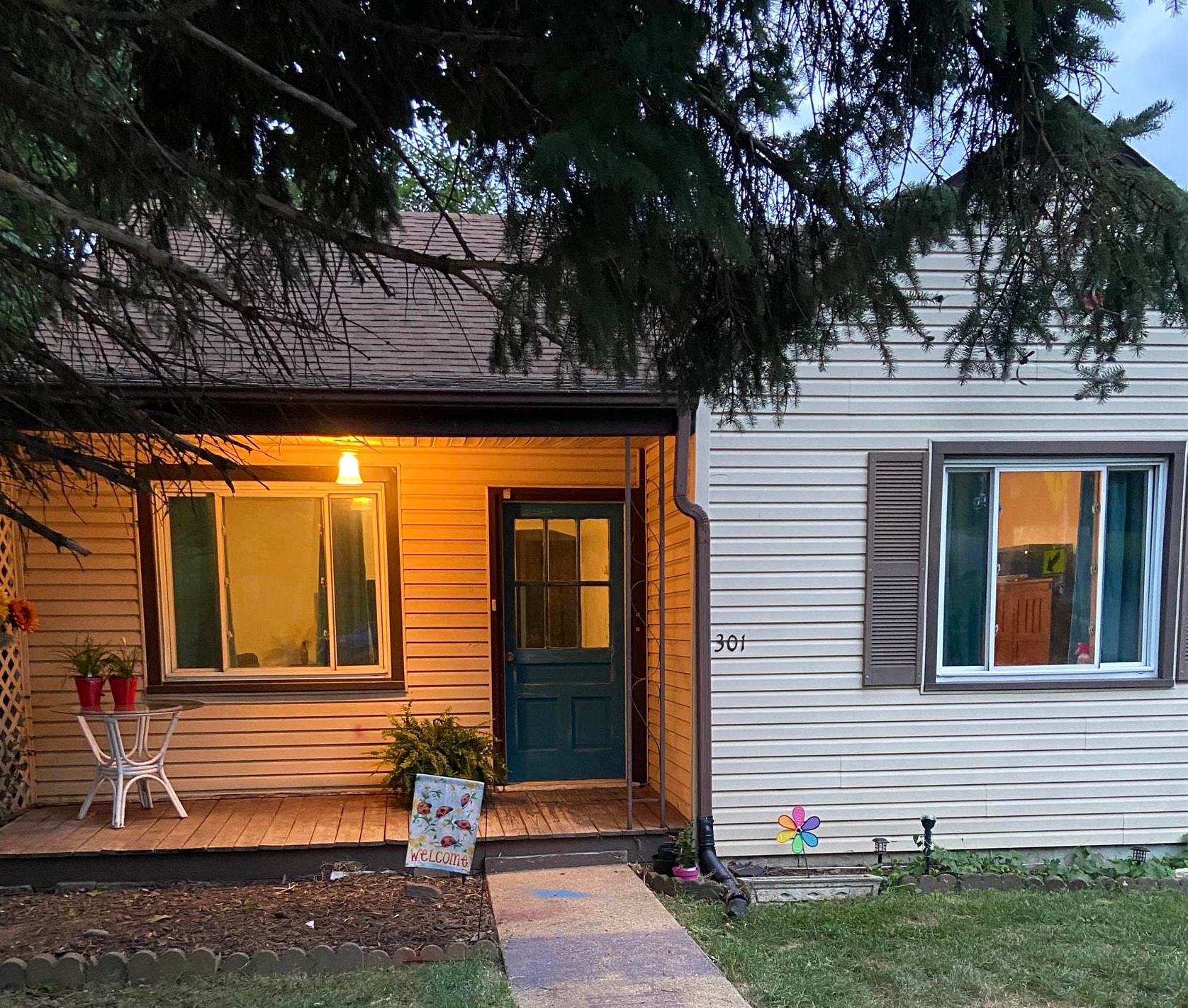301 GRUBERT AVE, STAUNTON, Virginia 24401, 2 Bedrooms Bedrooms, ,1 BathroomBathrooms,Residential,301 GRUBERT AVE,679862 MLS # 679862