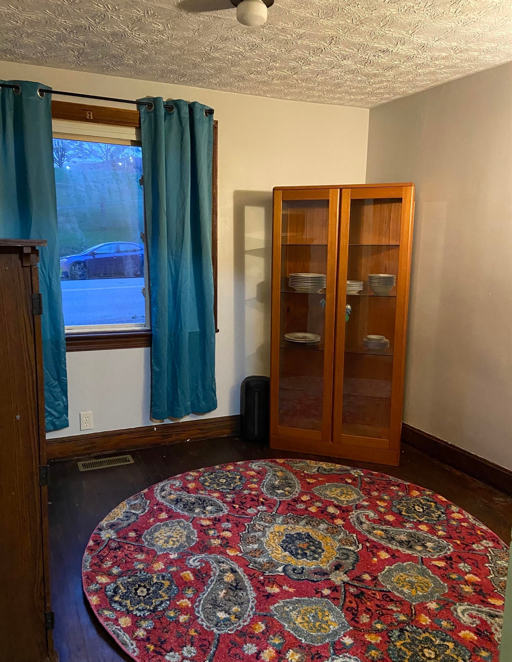 301 GRUBERT AVE, STAUNTON, Virginia 24401, 2 Bedrooms Bedrooms, ,1 BathroomBathrooms,Residential,301 GRUBERT AVE,679862 MLS # 679862