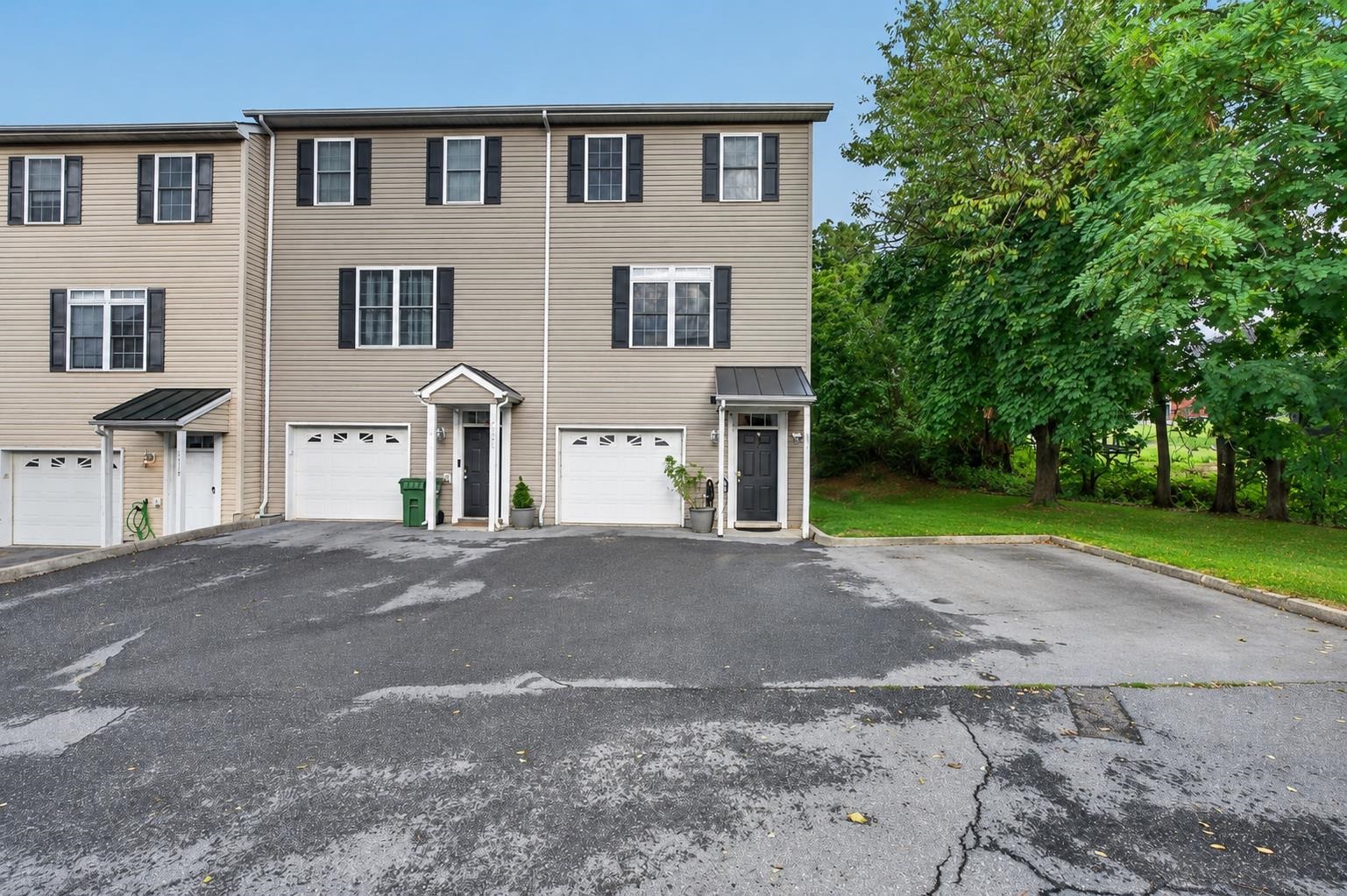 2323 KENDALL LN, HARRISONBURG, Virginia 22801, 3 Bedrooms Bedrooms, ,3 BathroomsBathrooms,Residential,2323 KENDALL LN,680273 MLS # 680273 2323 KENDALL LN, HARRISONBURG, Virginia 22801, 3 Bedrooms Bedrooms, ,3 BathroomsBathrooms,Residential,2323 KENDALL LN,680273 MLS # 680273