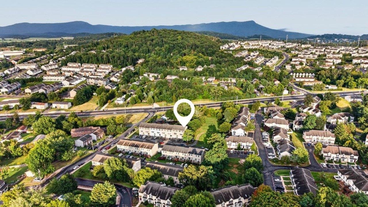 2323 KENDALL LN, HARRISONBURG, Virginia 22801, 3 Bedrooms Bedrooms, ,3 BathroomsBathrooms,Residential,2323 KENDALL LN,680273 MLS # 680273 2323 KENDALL LN, HARRISONBURG, Virginia 22801, 3 Bedrooms Bedrooms, ,3 BathroomsBathrooms,Residential,2323 KENDALL LN,680273 MLS # 680273