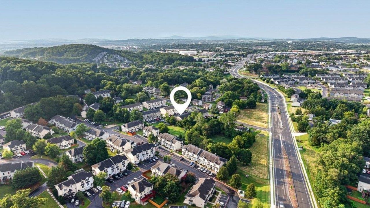 2323 KENDALL LN, HARRISONBURG, Virginia 22801, 3 Bedrooms Bedrooms, ,3 BathroomsBathrooms,Residential,2323 KENDALL LN,680273 MLS # 680273 2323 KENDALL LN, HARRISONBURG, Virginia 22801, 3 Bedrooms Bedrooms, ,3 BathroomsBathrooms,Residential,2323 KENDALL LN,680273 MLS # 680273