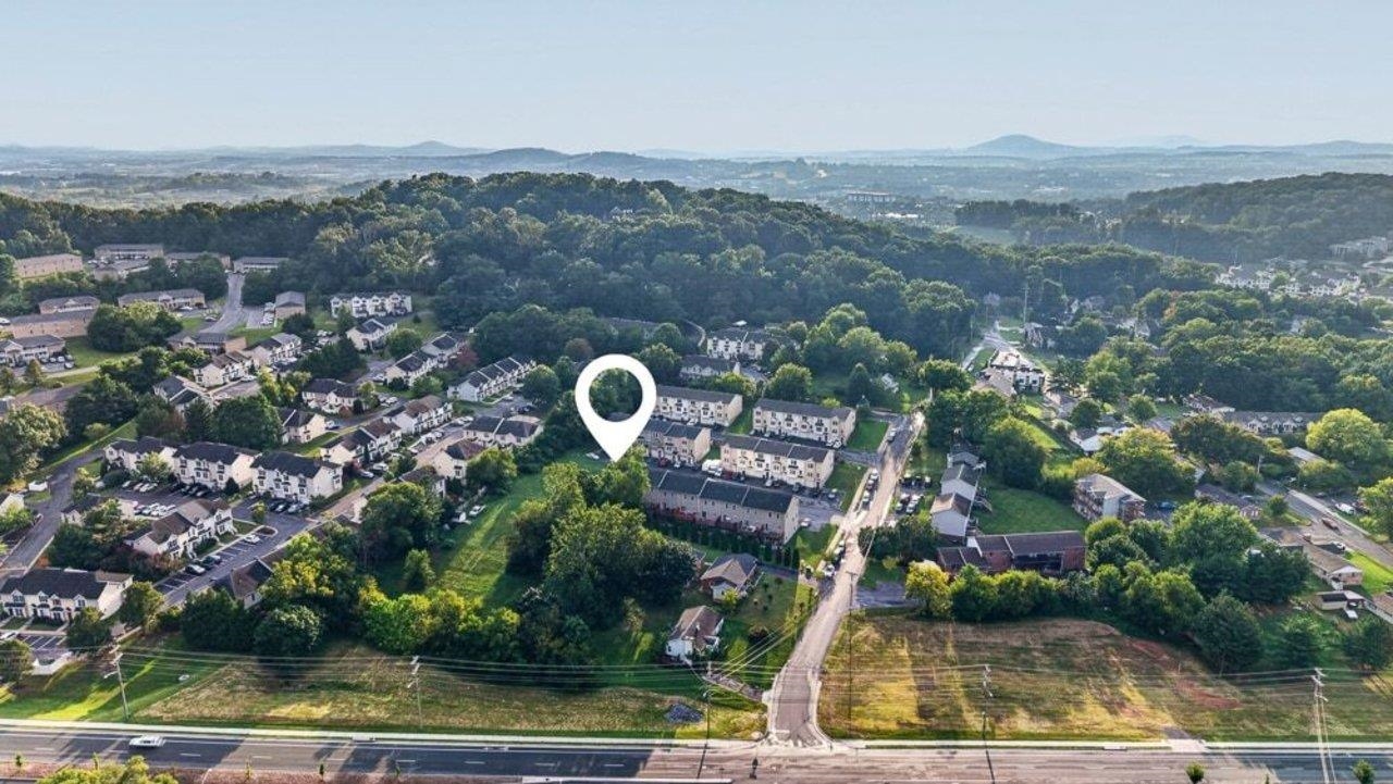 2323 KENDALL LN, HARRISONBURG, Virginia 22801, 3 Bedrooms Bedrooms, ,3 BathroomsBathrooms,Residential,2323 KENDALL LN,680273 MLS # 680273 2323 KENDALL LN, HARRISONBURG, Virginia 22801, 3 Bedrooms Bedrooms, ,3 BathroomsBathrooms,Residential,2323 KENDALL LN,680273 MLS # 680273