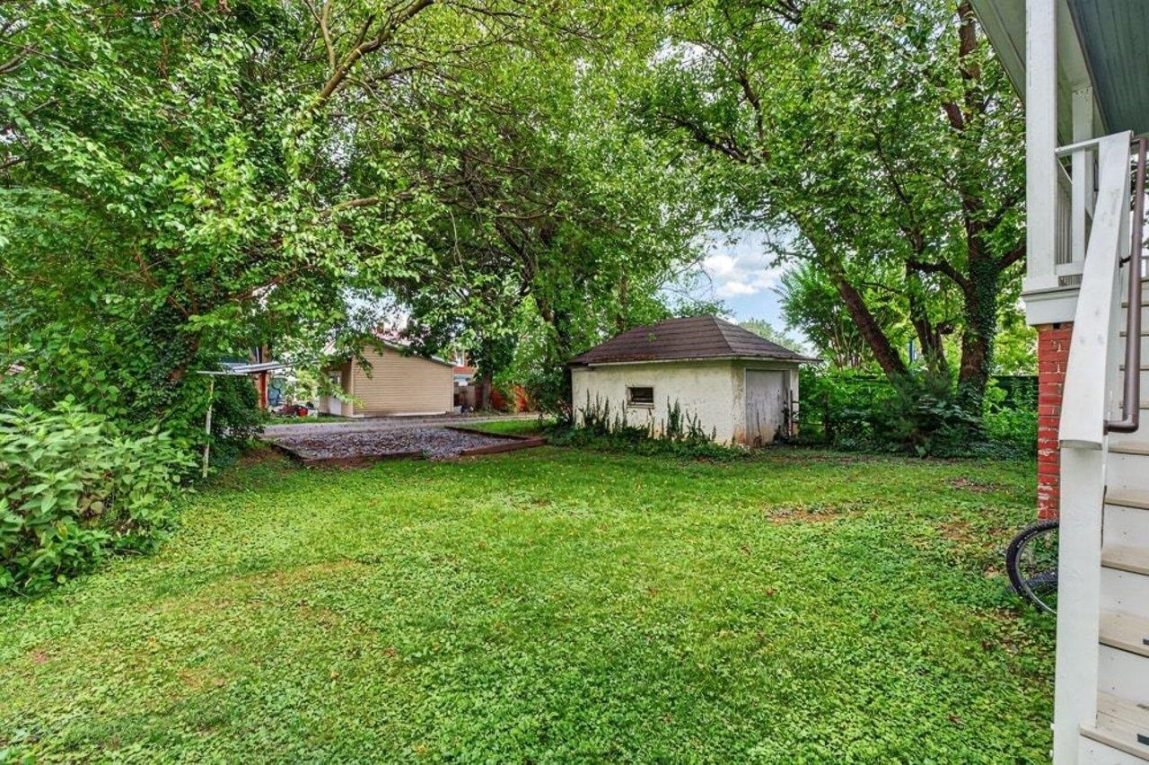 484 VIRGINIA AVE, HARRISONBURG, Virginia 22802, 4 Bedrooms Bedrooms, ,2 BathroomsBathrooms,Residential,484 VIRGINIA AVE,681053 MLS # 681053