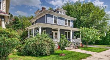 484 VIRGINIA AVE, HARRISONBURG, Virginia 22802, 4 Bedrooms Bedrooms, ,2 BathroomsBathrooms,Residential,484 VIRGINIA AVE,681053 MLS # 681053