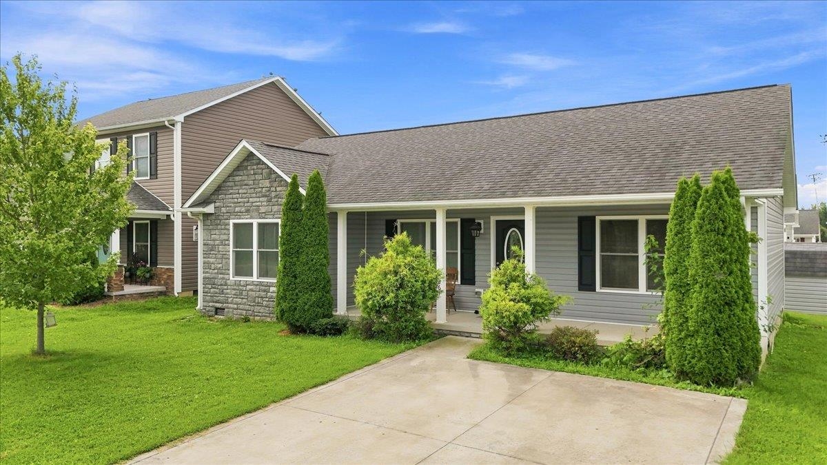 261 DYLAN CIR, BRIDGEWATER, Virginia 22812, 3 Bedrooms Bedrooms, ,2 BathroomsBathrooms,Residential,261 DYLAN CIR,681054 MLS # 681054