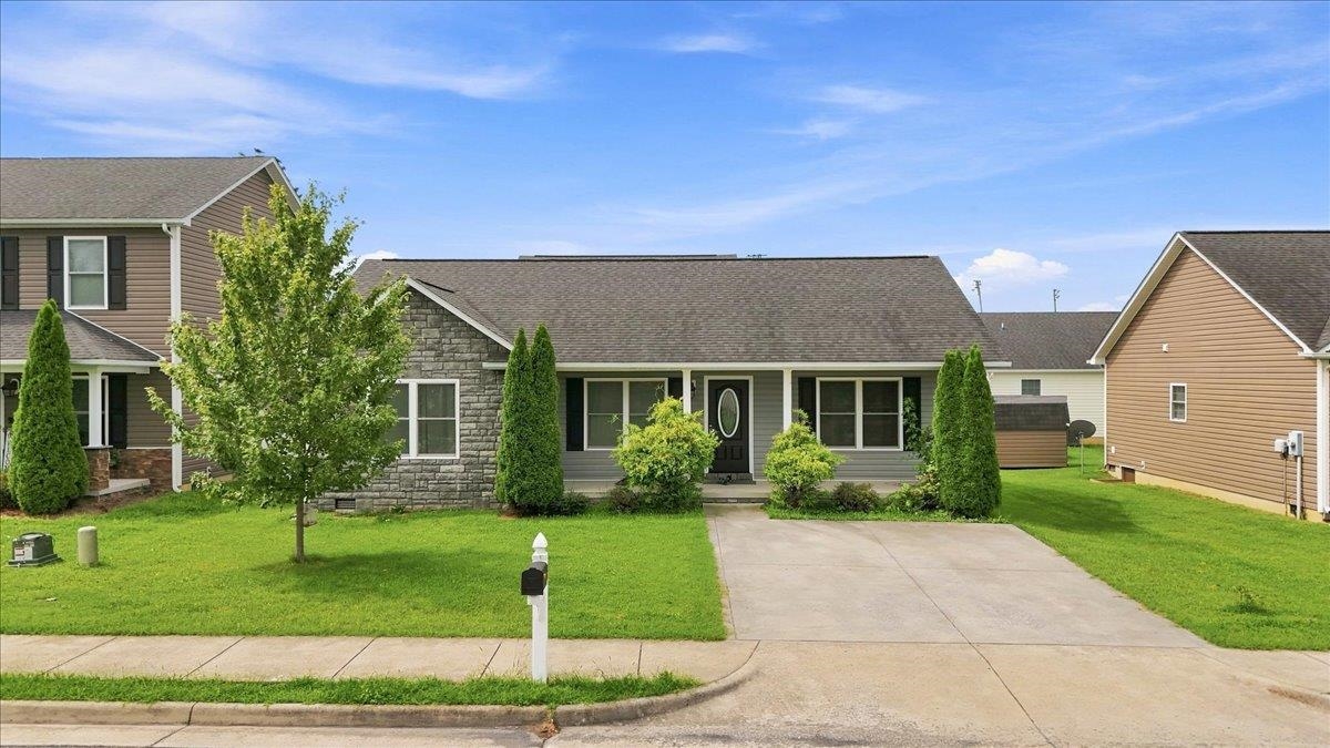 261 DYLAN CIR, BRIDGEWATER, Virginia 22812, 3 Bedrooms Bedrooms, ,2 BathroomsBathrooms,Residential,261 DYLAN CIR,681054 MLS # 681054