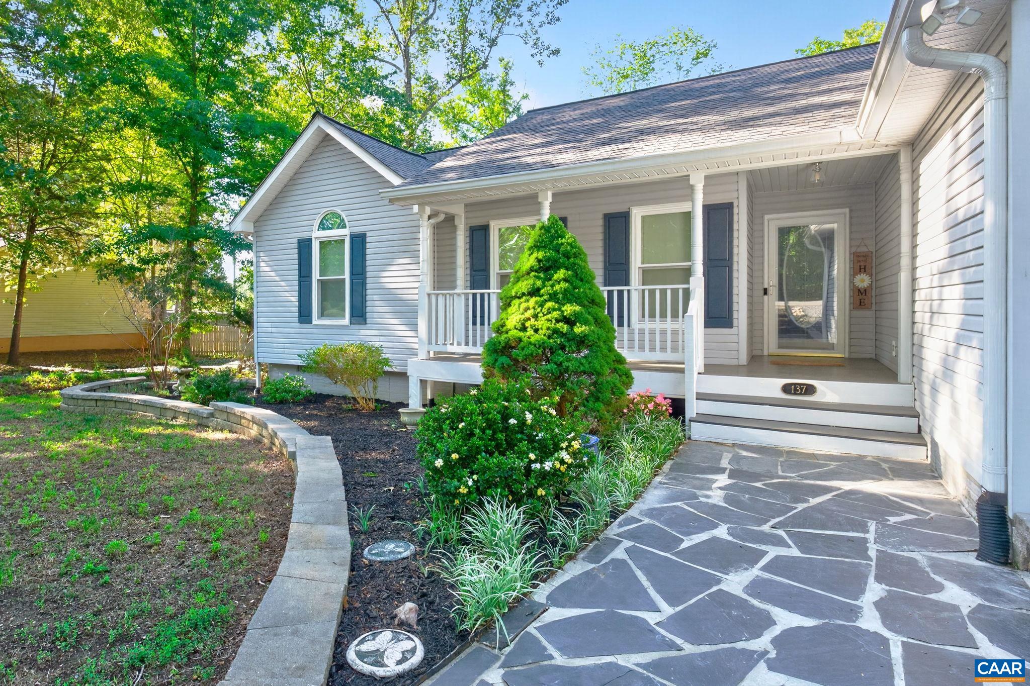 137 JEFFERSON DR, PALMYRA, Virginia 22963, 3 Bedrooms Bedrooms, ,2 BathroomsBathrooms,Residential,137 JEFFERSON DR,677817 MLS # 677817