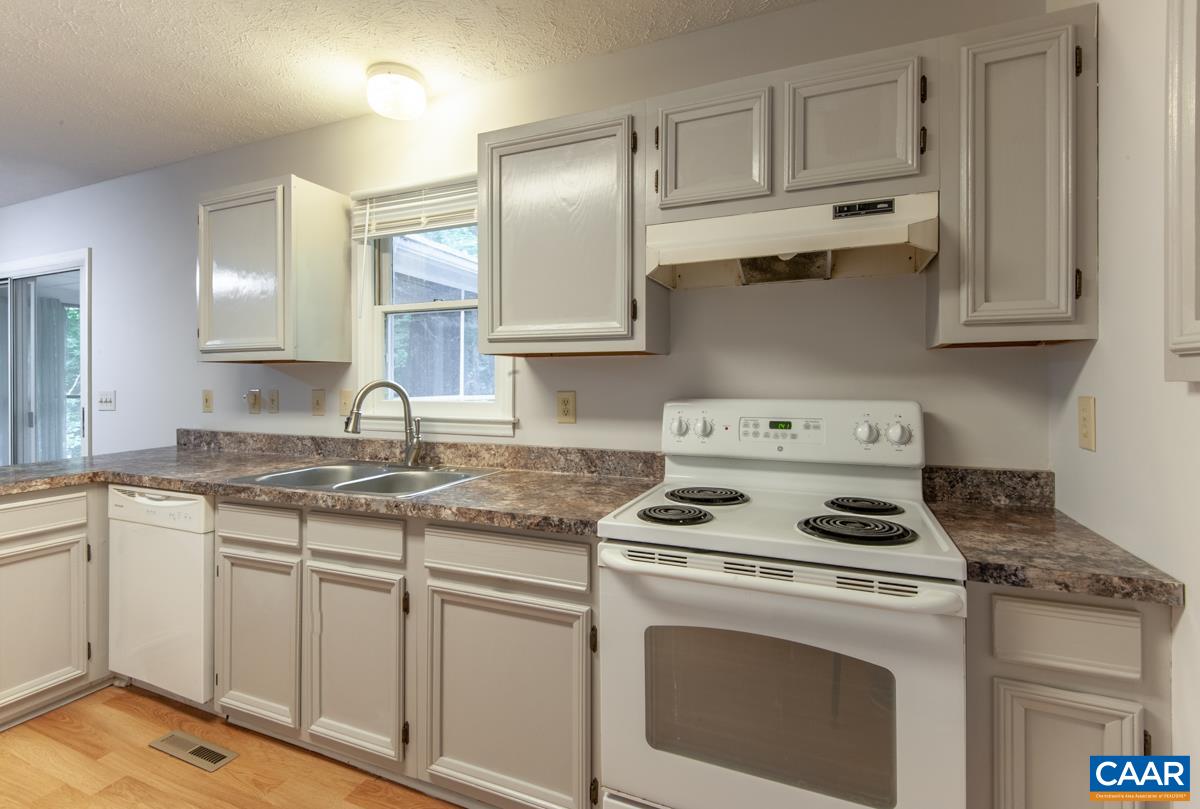 56 RIVERSIDE DR, PALMYRA, Virginia 22963, 3 Bedrooms Bedrooms, ,2 BathroomsBathrooms,Residential,56 RIVERSIDE DR,679370 MLS # 679370