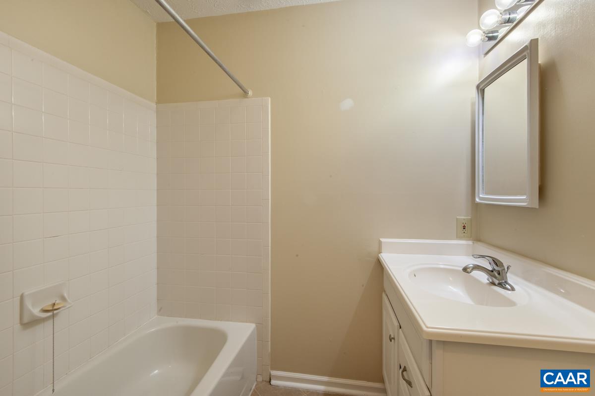 56 RIVERSIDE DR, PALMYRA, Virginia 22963, 3 Bedrooms Bedrooms, ,2 BathroomsBathrooms,Residential,56 RIVERSIDE DR,679370 MLS # 679370