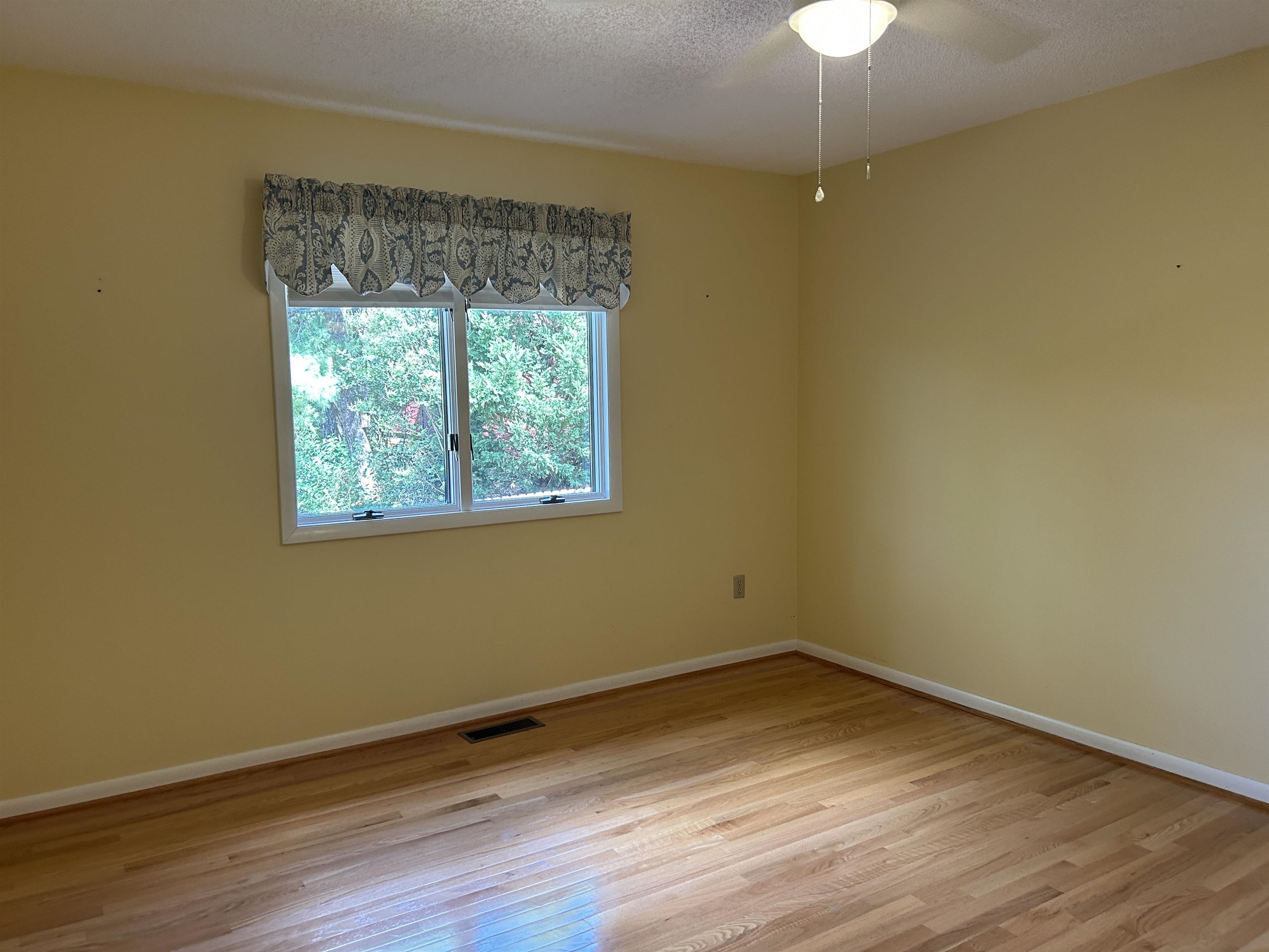 24 SHANNON PL, STAUNTON, Virginia 24401, 3 Bedrooms Bedrooms, ,2 BathroomsBathrooms,Residential,24 SHANNON PL,681079 MLS # 681079