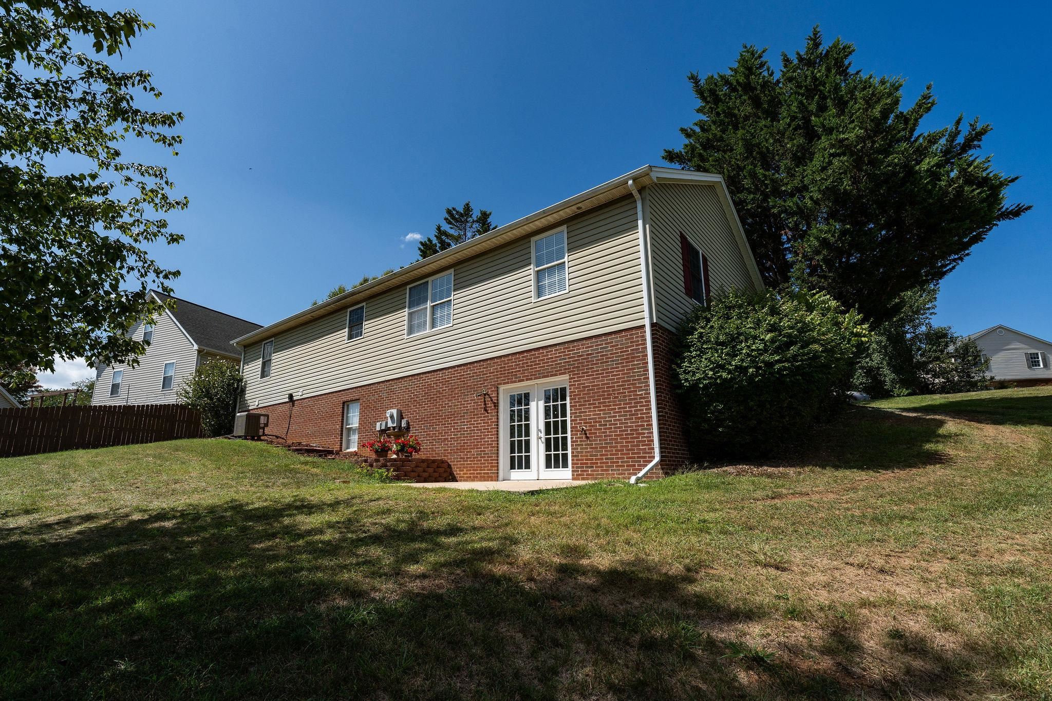 521 MARIAN PL, STAUNTON, Virginia 24401, 4 Bedrooms Bedrooms, ,2 BathroomsBathrooms,Residential,521 MARIAN PL,681080 MLS # 681080