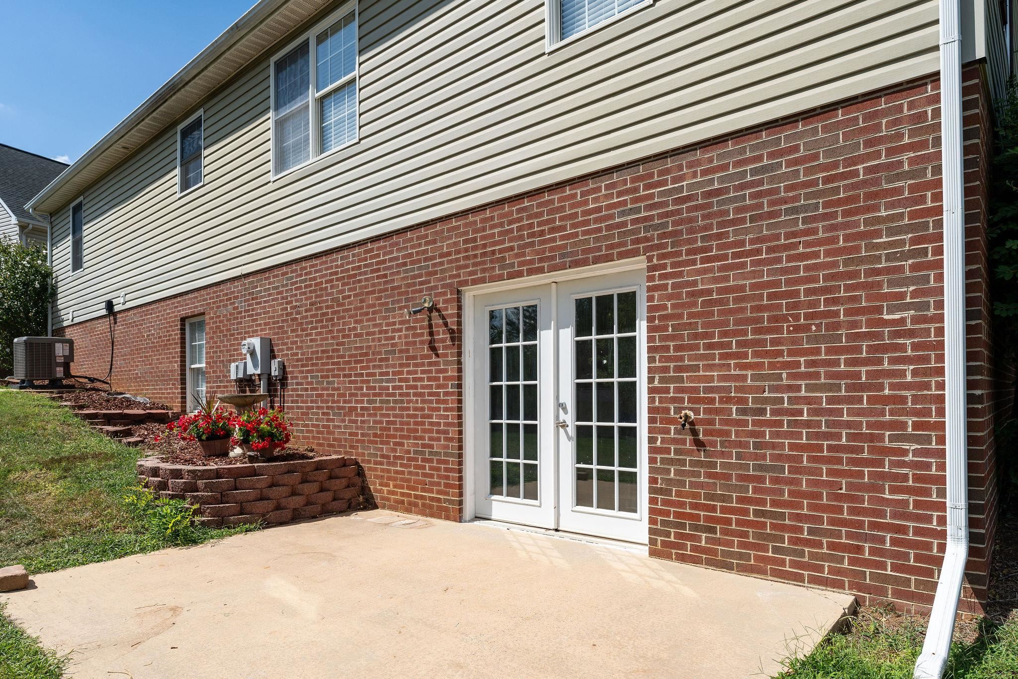 521 MARIAN PL, STAUNTON, Virginia 24401, 4 Bedrooms Bedrooms, ,2 BathroomsBathrooms,Residential,521 MARIAN PL,681080 MLS # 681080