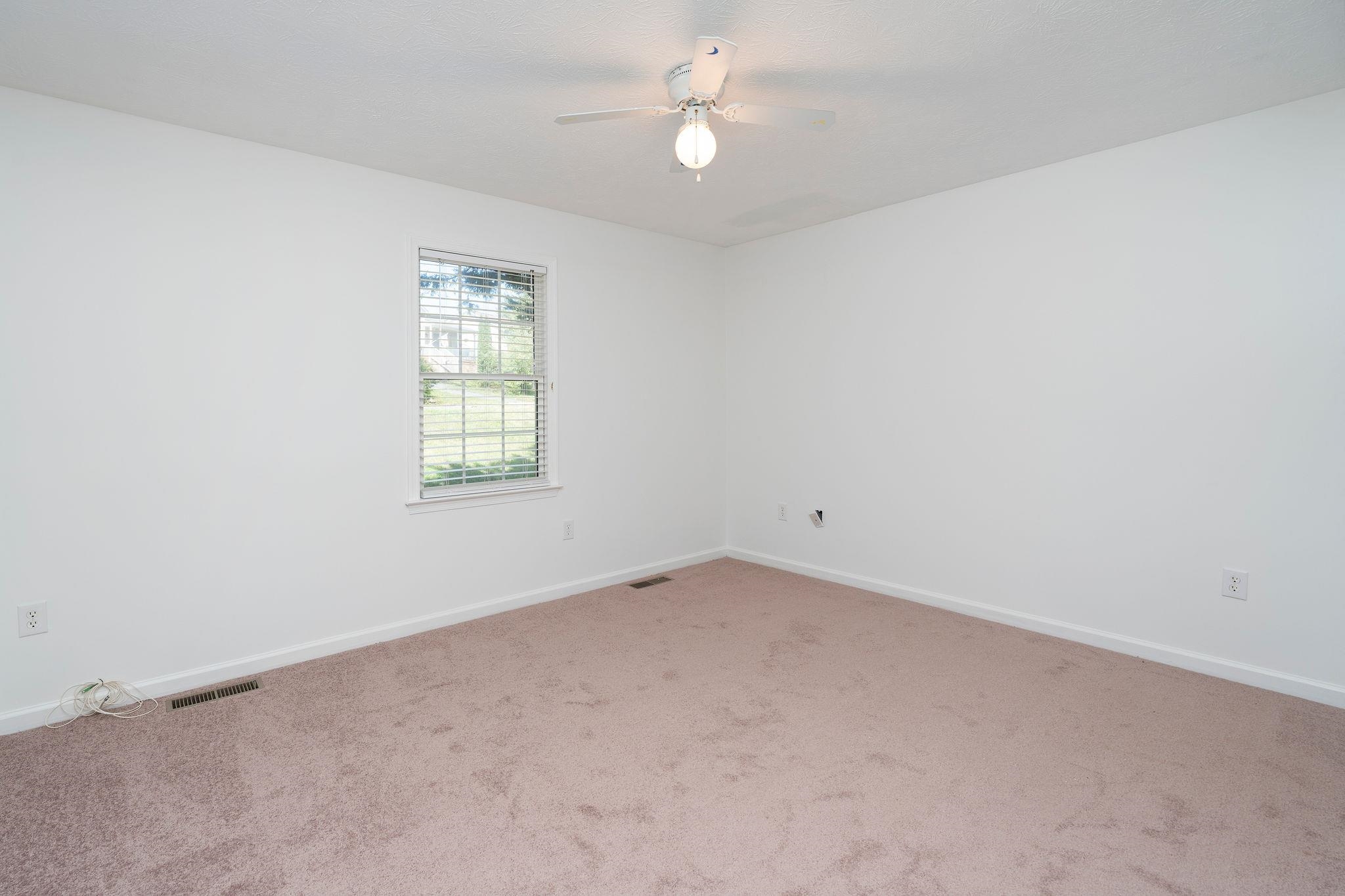 521 MARIAN PL, STAUNTON, Virginia 24401, 4 Bedrooms Bedrooms, ,2 BathroomsBathrooms,Residential,521 MARIAN PL,681080 MLS # 681080