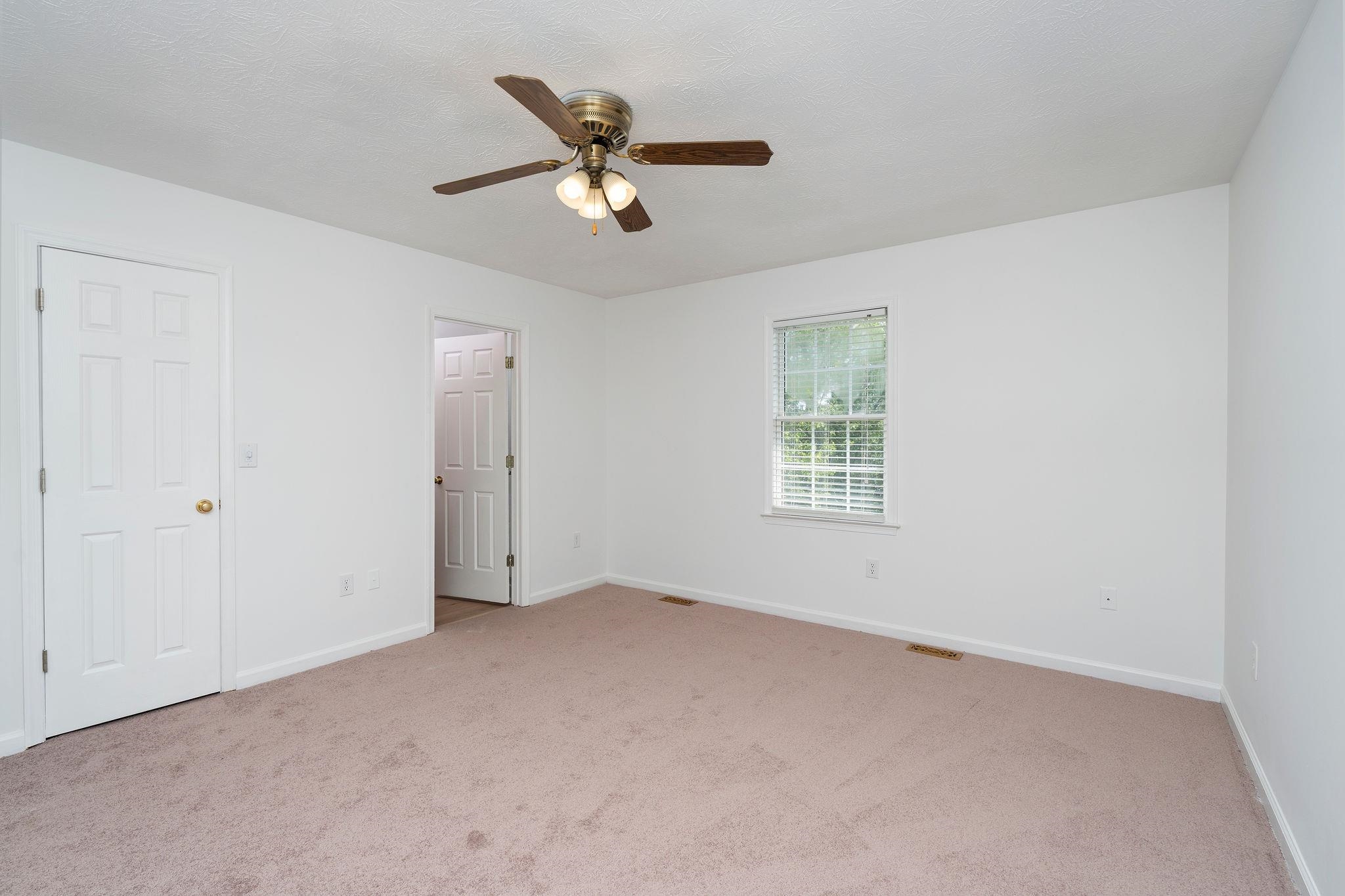 521 MARIAN PL, STAUNTON, Virginia 24401, 4 Bedrooms Bedrooms, ,2 BathroomsBathrooms,Residential,521 MARIAN PL,681080 MLS # 681080