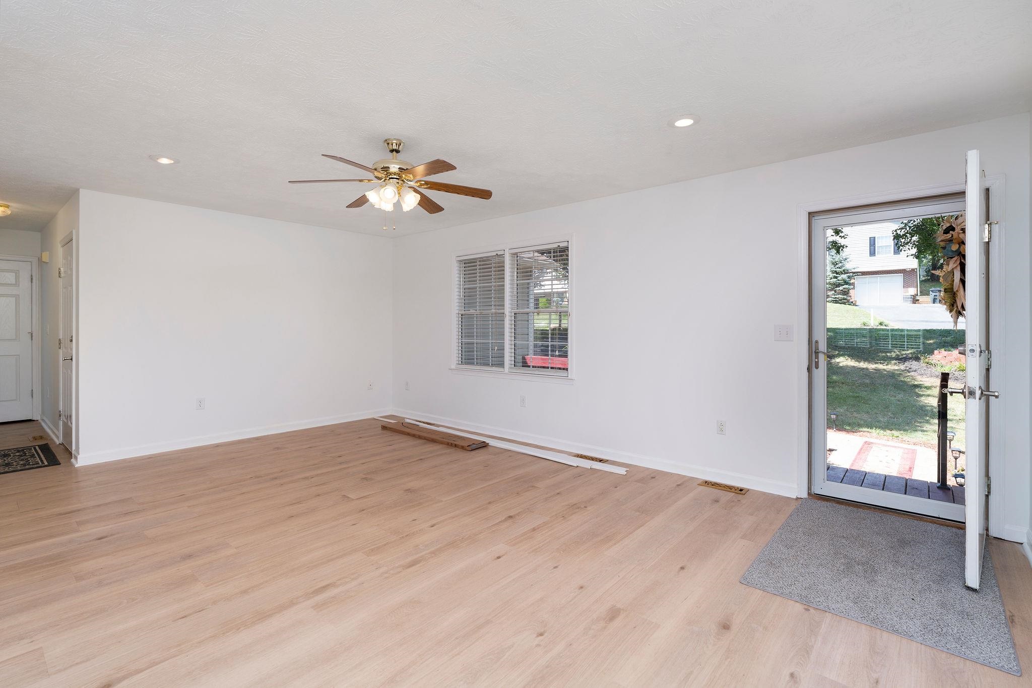 521 MARIAN PL, STAUNTON, Virginia 24401, 4 Bedrooms Bedrooms, ,2 BathroomsBathrooms,Residential,521 MARIAN PL,681080 MLS # 681080
