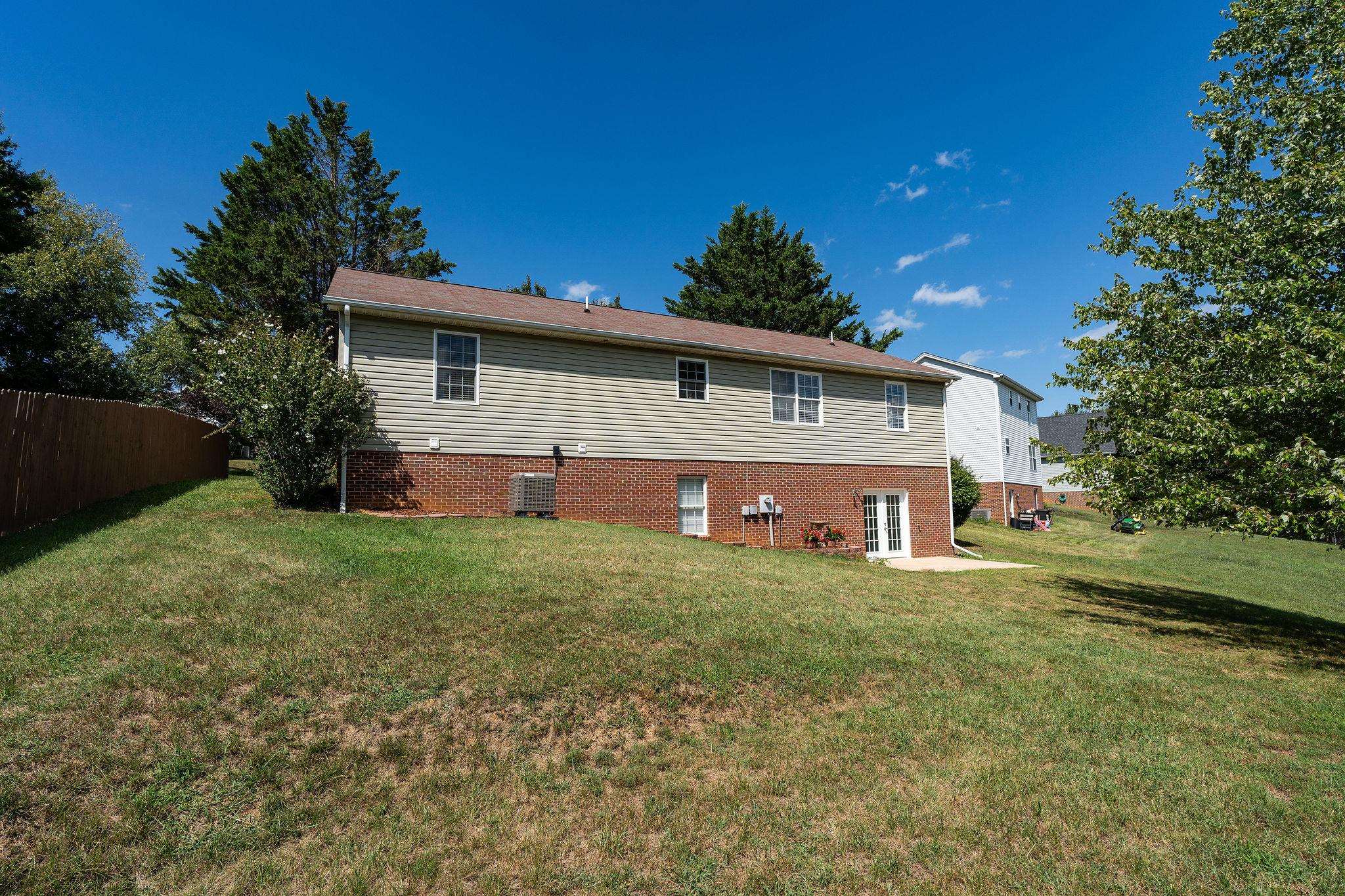 521 MARIAN PL, STAUNTON, Virginia 24401, 4 Bedrooms Bedrooms, ,2 BathroomsBathrooms,Residential,521 MARIAN PL,681080 MLS # 681080