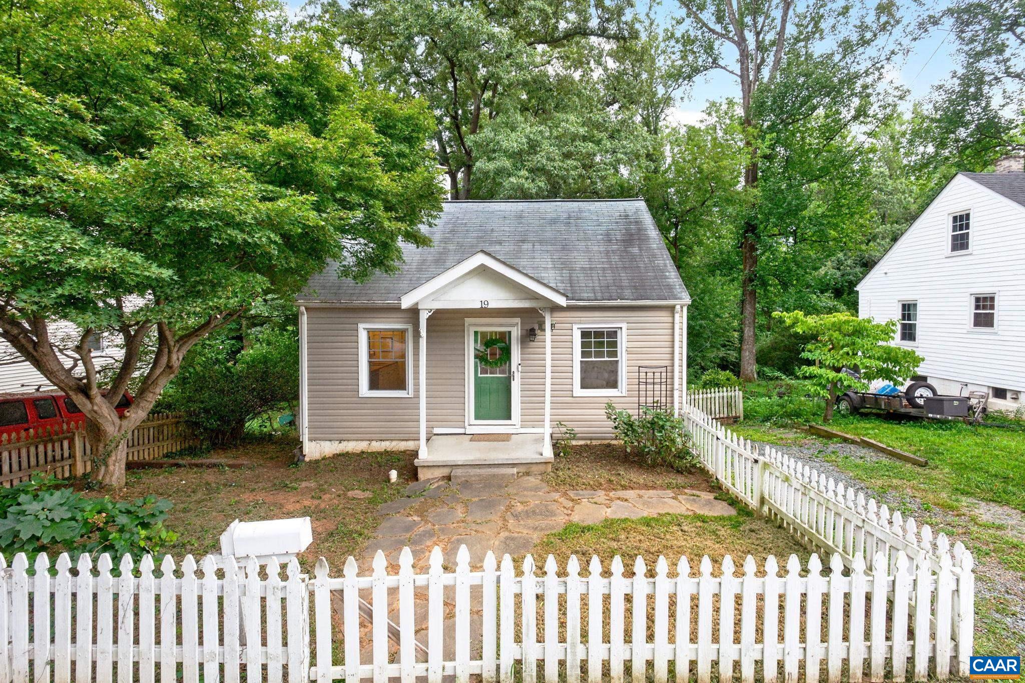 19 MOBILE LN, CHARLOTTESVILLE, Virginia 22903, 3 Bedrooms Bedrooms, ,1 BathroomBathrooms,Residential,19 MOBILE LN,681081 MLS # 681081