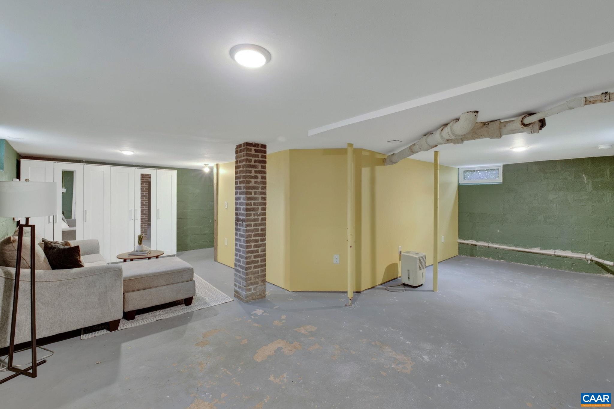 19 MOBILE LN, CHARLOTTESVILLE, Virginia 22903, 3 Bedrooms Bedrooms, ,1 BathroomBathrooms,Residential,19 MOBILE LN,681081 MLS # 681081