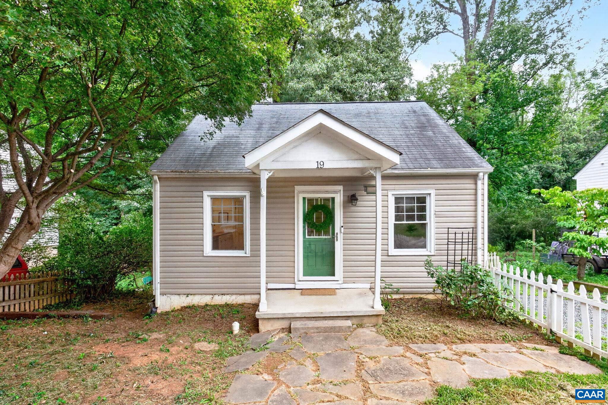 19 MOBILE LN, CHARLOTTESVILLE, Virginia 22903, 3 Bedrooms Bedrooms, ,1 BathroomBathrooms,Residential,19 MOBILE LN,681081 MLS # 681081