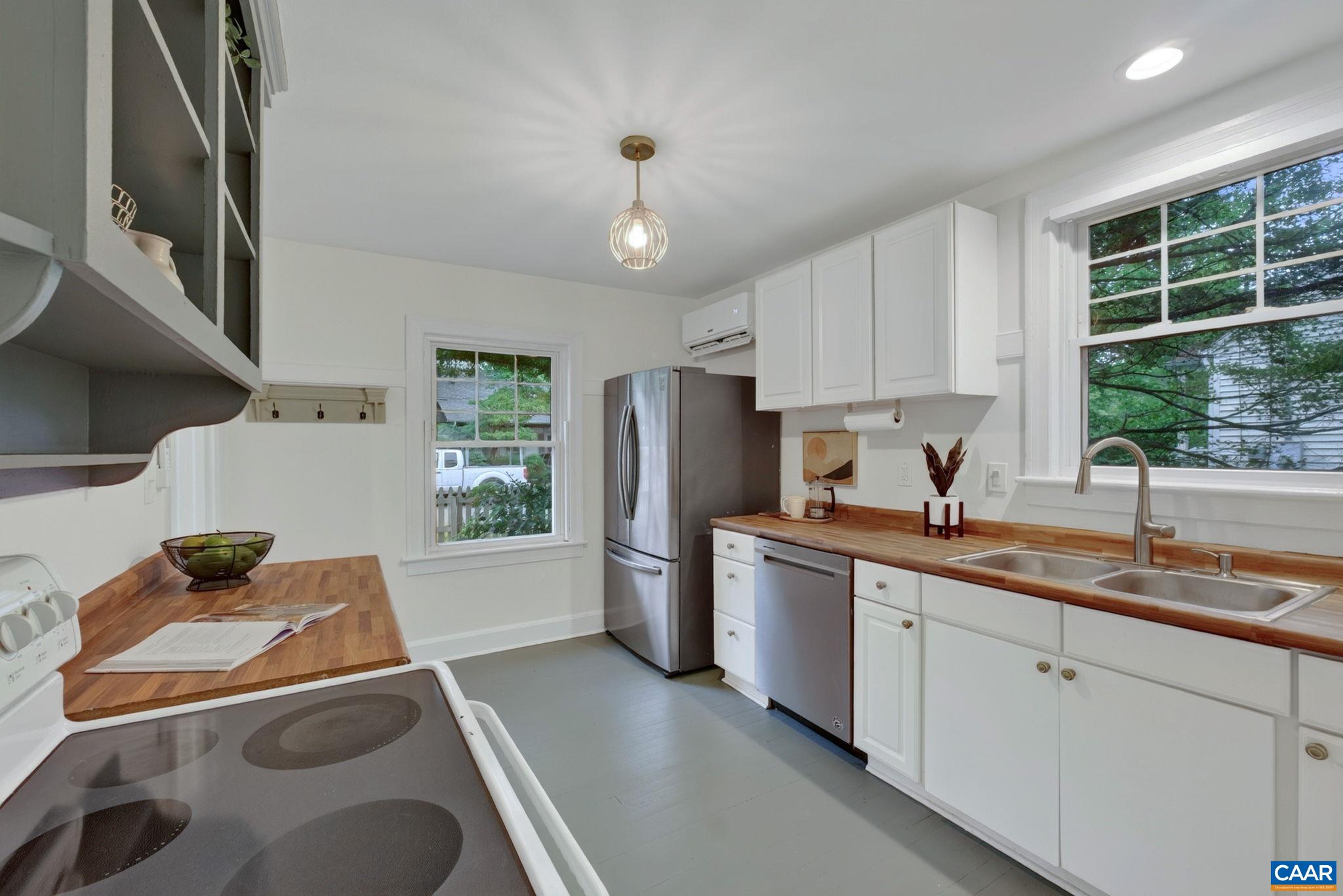 19 MOBILE LN, CHARLOTTESVILLE, Virginia 22903, 3 Bedrooms Bedrooms, ,1 BathroomBathrooms,Residential,19 MOBILE LN,681081 MLS # 681081