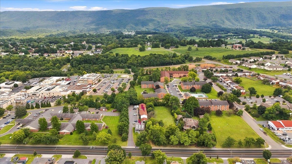 841 SOUTH MAIN ST, WOODSTOCK, Virginia 22664, ,Residential,841 SOUTH MAIN ST,681111 MLS # 681111 841 SOUTH MAIN ST, WOODSTOCK, Virginia 22664, ,Residential,841 SOUTH MAIN ST,681111 MLS # 681111