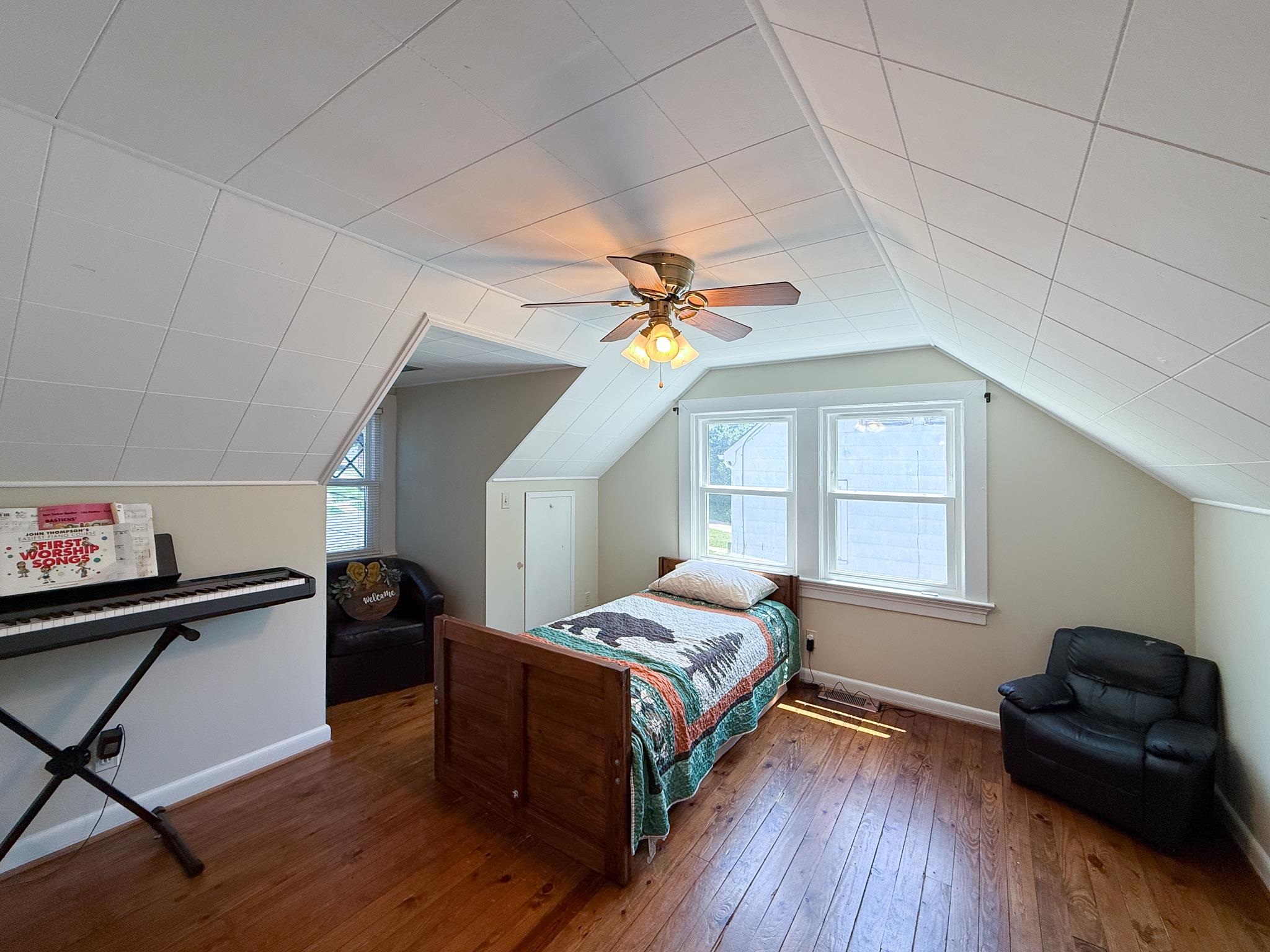 1133 LINDSAY ST, LYNCHBURG, Virginia 24502, 4 Bedrooms Bedrooms, ,1 BathroomBathrooms,Residential,1133 LINDSAY ST,677464 MLS # 677464 1133 LINDSAY ST, LYNCHBURG, Virginia 24502, 4 Bedrooms Bedrooms, ,1 BathroomBathrooms,Residential,1133 LINDSAY ST,677464 MLS # 677464