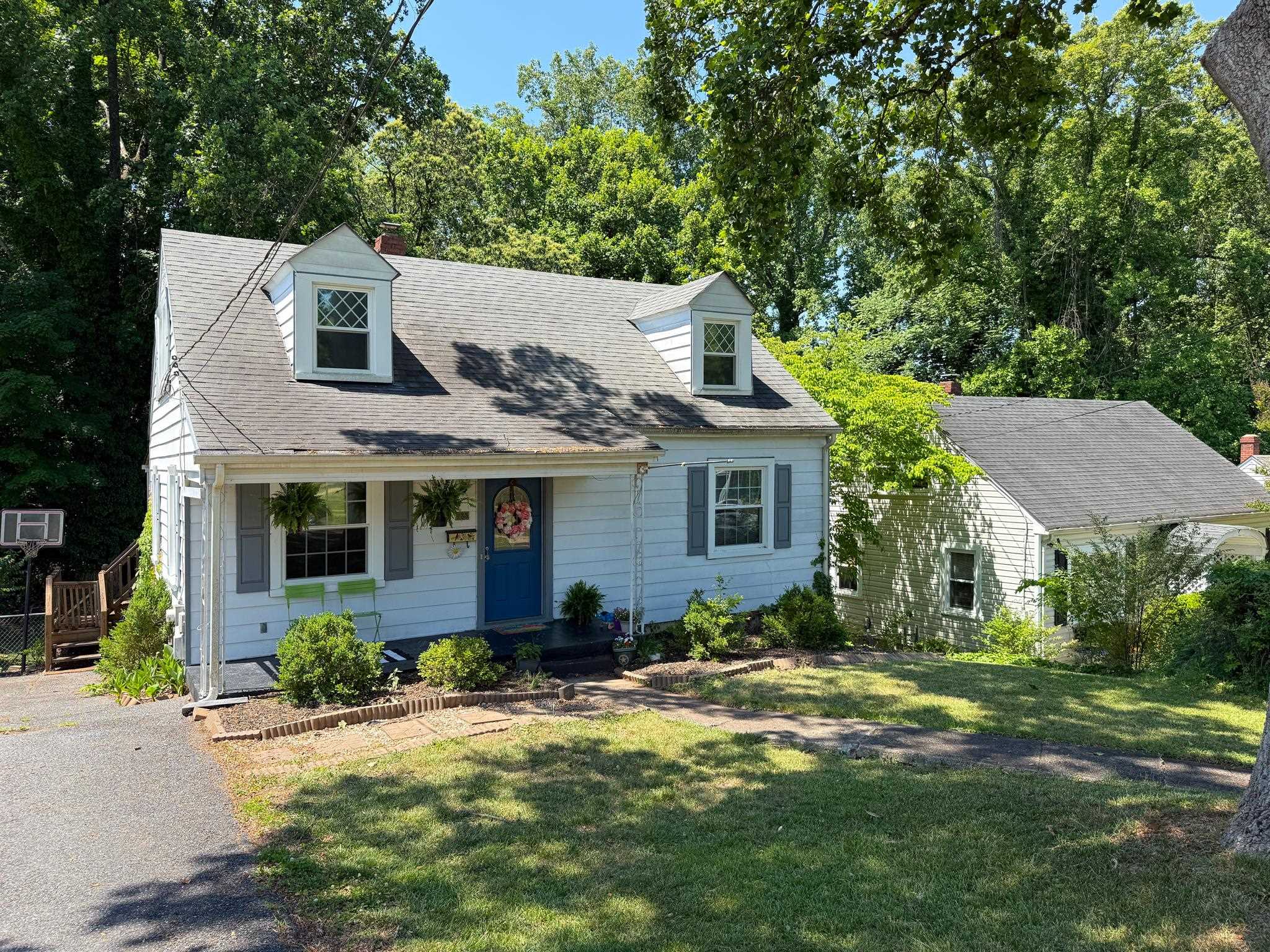 1133 LINDSAY ST, LYNCHBURG, Virginia 24502, 4 Bedrooms Bedrooms, ,1 BathroomBathrooms,Residential,1133 LINDSAY ST,677464 MLS # 677464 1133 LINDSAY ST, LYNCHBURG, Virginia 24502, 4 Bedrooms Bedrooms, ,1 BathroomBathrooms,Residential,1133 LINDSAY ST,677464 MLS # 677464