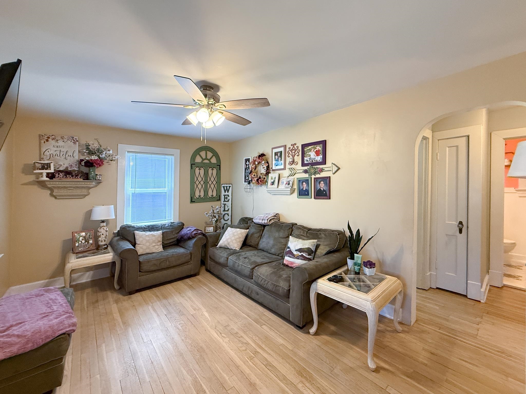 1133 LINDSAY ST, LYNCHBURG, Virginia 24502, 4 Bedrooms Bedrooms, ,1 BathroomBathrooms,Residential,1133 LINDSAY ST,677464 MLS # 677464 1133 LINDSAY ST, LYNCHBURG, Virginia 24502, 4 Bedrooms Bedrooms, ,1 BathroomBathrooms,Residential,1133 LINDSAY ST,677464 MLS # 677464