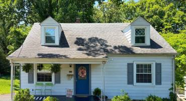 1133 LINDSAY ST, LYNCHBURG, Virginia 24502, 4 Bedrooms Bedrooms, ,1 BathroomBathrooms,Residential,1133 LINDSAY ST,677464 MLS # 677464