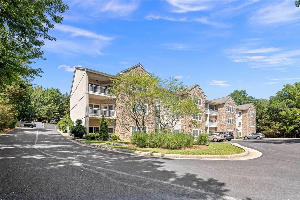 1410 N COALTER ST, STAUNTON, Virginia 24401, 2 Bedrooms Bedrooms, ,2 BathroomsBathrooms,Residential,1410 N COALTER ST,679127 MLS # 679127