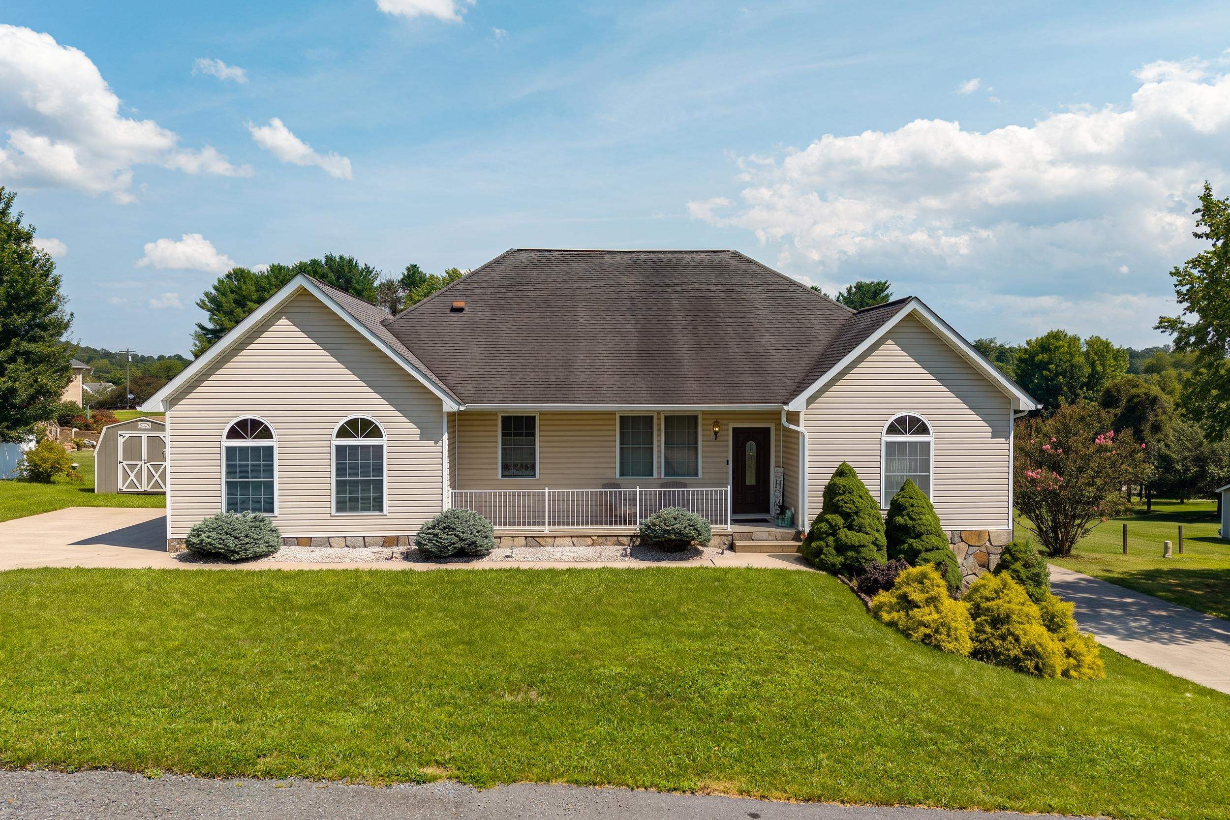 1655 BRIARCREST DR, ROCKINGHAM, Virginia 22801, 5 Bedrooms Bedrooms, ,3 BathroomsBathrooms,Residential,1655 BRIARCREST DR,679884 MLS # 679884 1655 BRIARCREST DR, ROCKINGHAM, Virginia 22801, 5 Bedrooms Bedrooms, ,3 BathroomsBathrooms,Residential,1655 BRIARCREST DR,679884 MLS # 679884