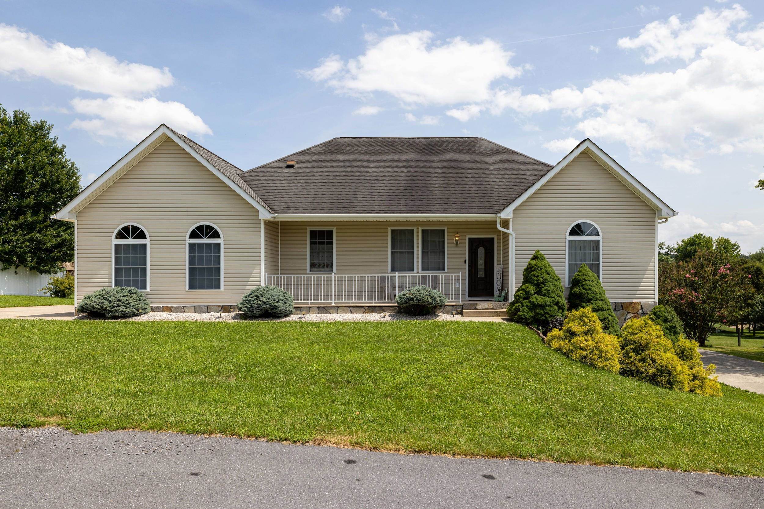 1655 BRIARCREST DR, ROCKINGHAM, Virginia 22801, 5 Bedrooms Bedrooms, ,3 BathroomsBathrooms,Residential,1655 BRIARCREST DR,679884 MLS # 679884 1655 BRIARCREST DR, ROCKINGHAM, Virginia 22801, 5 Bedrooms Bedrooms, ,3 BathroomsBathrooms,Residential,1655 BRIARCREST DR,679884 MLS # 679884