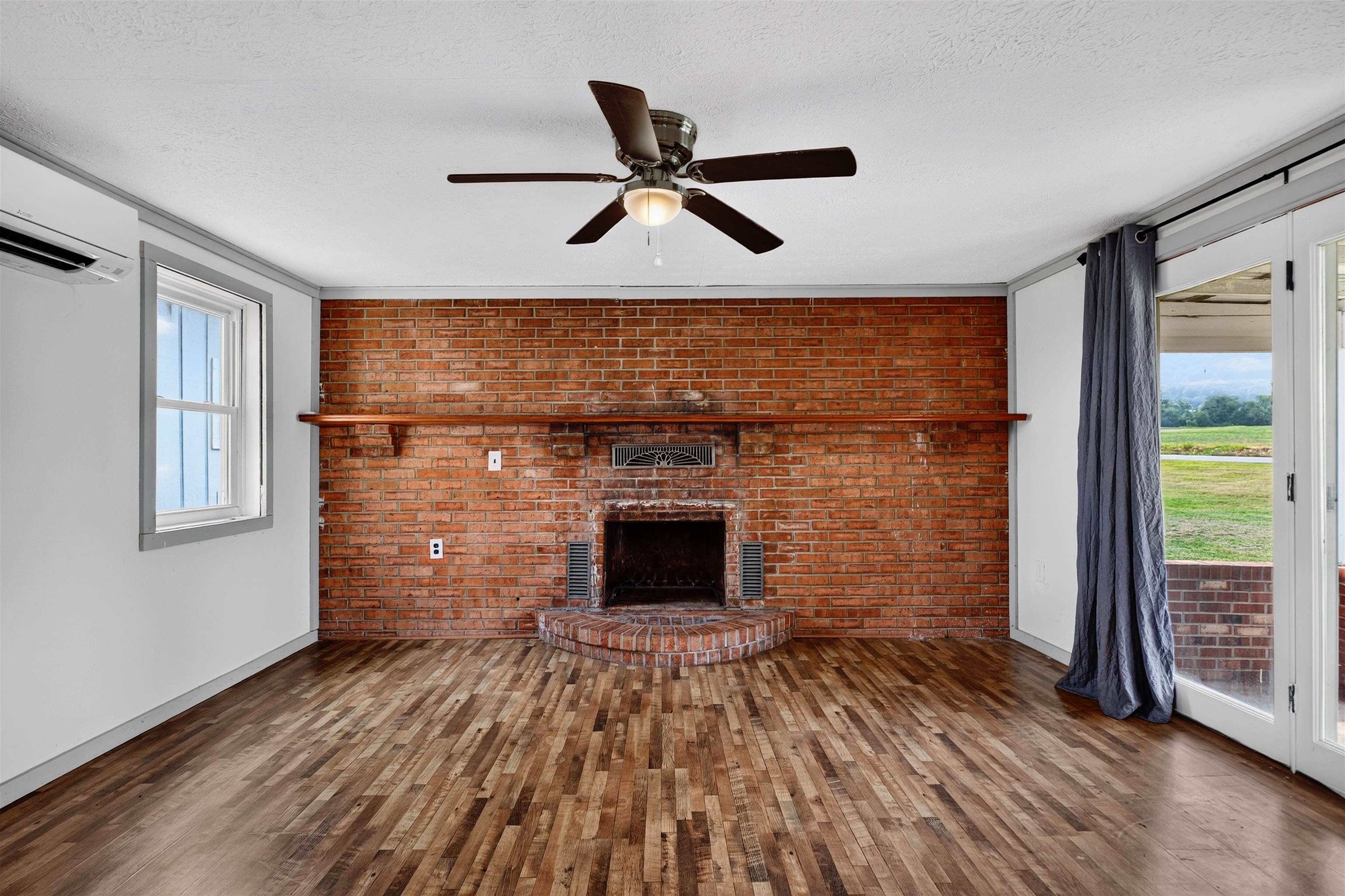 536 HONEYVILLE RD, STANLEY, Virginia 22851, 3 Bedrooms Bedrooms, ,1 BathroomBathrooms,Residential,536 HONEYVILLE RD,680136 MLS # 680136 536 HONEYVILLE RD, STANLEY, Virginia 22851, 3 Bedrooms Bedrooms, ,1 BathroomBathrooms,Residential,536 HONEYVILLE RD,680136 MLS # 680136