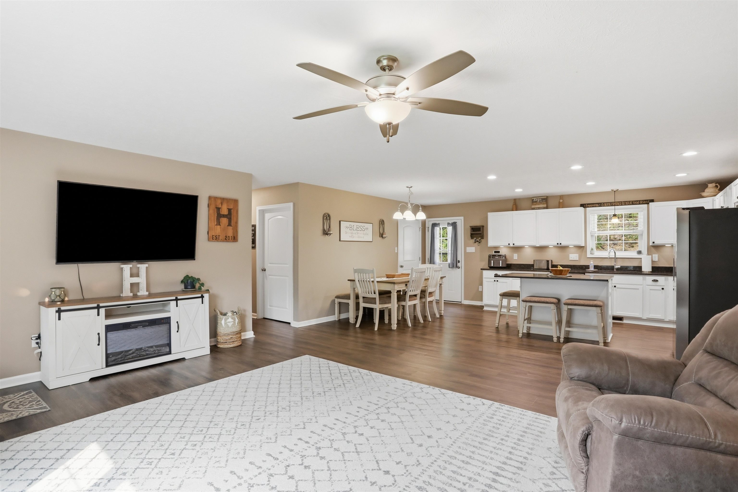 4111 MORELAND GAP RD, NEW MARKET, Virginia 22844, 3 Bedrooms Bedrooms, ,2 BathroomsBathrooms,Residential,4111 MORELAND GAP RD,681092 MLS # 681092 4111 MORELAND GAP RD, NEW MARKET, Virginia 22844, 3 Bedrooms Bedrooms, ,2 BathroomsBathrooms,Residential,4111 MORELAND GAP RD,681092 MLS # 681092