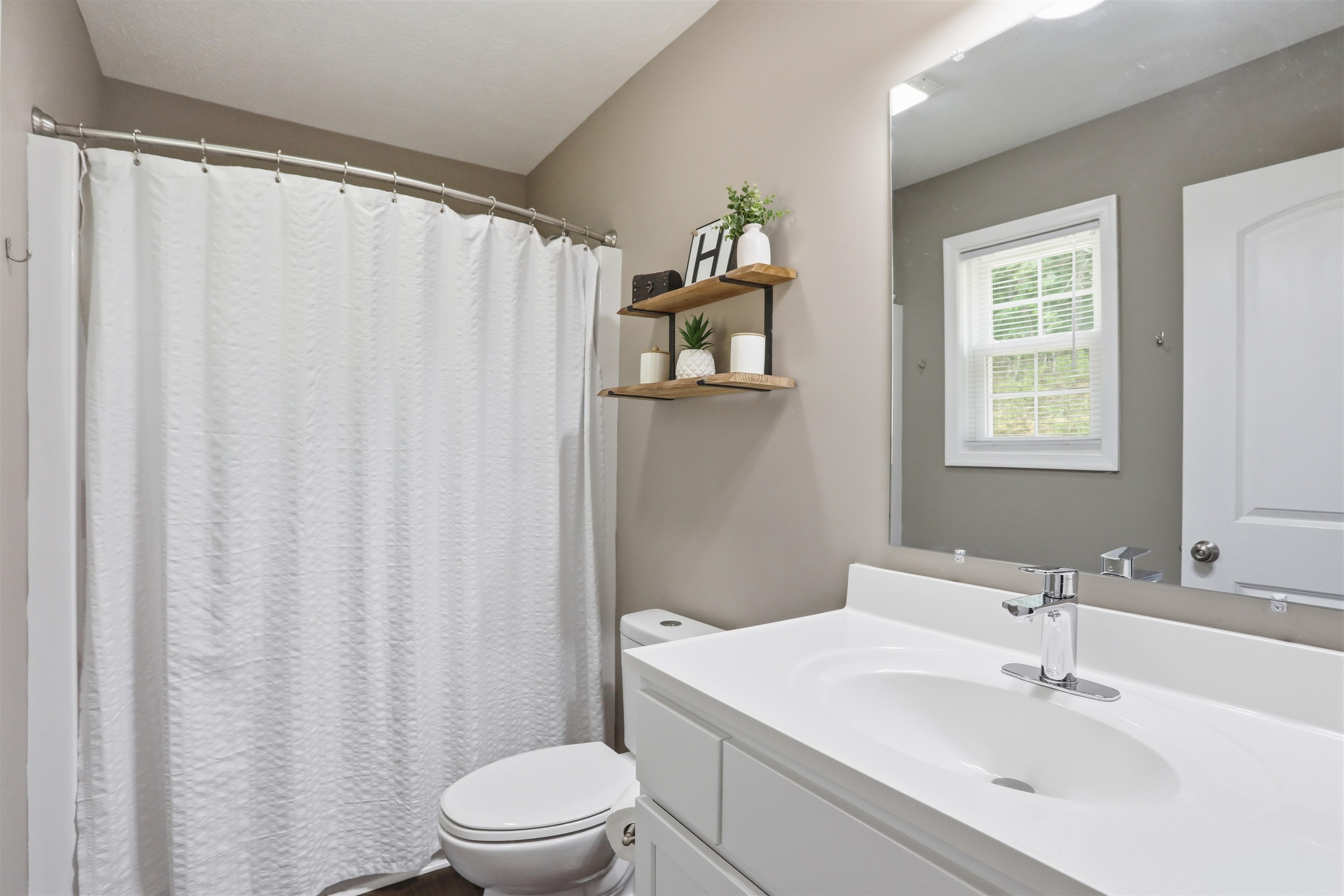 4111 MORELAND GAP RD, NEW MARKET, Virginia 22844, 3 Bedrooms Bedrooms, ,2 BathroomsBathrooms,Residential,4111 MORELAND GAP RD,681092 MLS # 681092 4111 MORELAND GAP RD, NEW MARKET, Virginia 22844, 3 Bedrooms Bedrooms, ,2 BathroomsBathrooms,Residential,4111 MORELAND GAP RD,681092 MLS # 681092