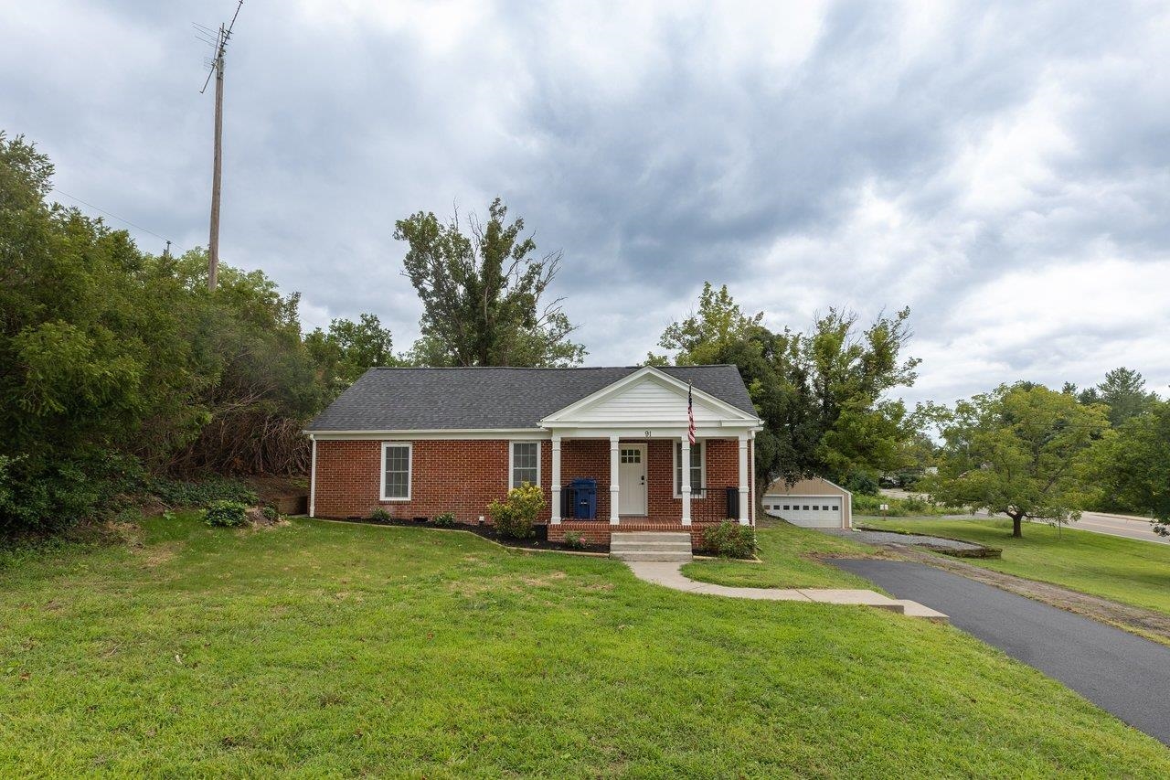 91 GRACE ST, GROTTOES, Virginia 24441, 3 Bedrooms Bedrooms, ,2 BathroomsBathrooms,Residential,91 GRACE ST,681103 MLS # 681103