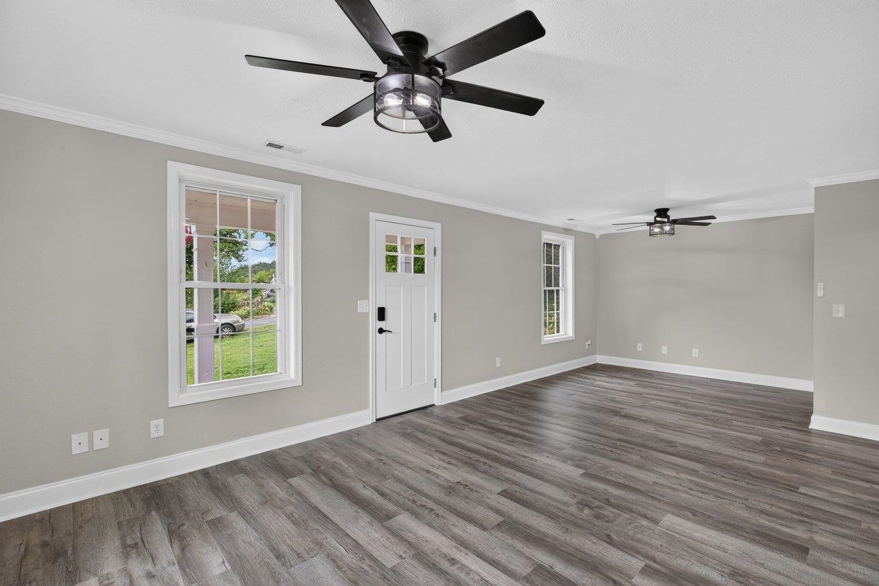 91 GRACE ST, GROTTOES, Virginia 24441, 3 Bedrooms Bedrooms, ,2 BathroomsBathrooms,Residential,91 GRACE ST,681103 MLS # 681103