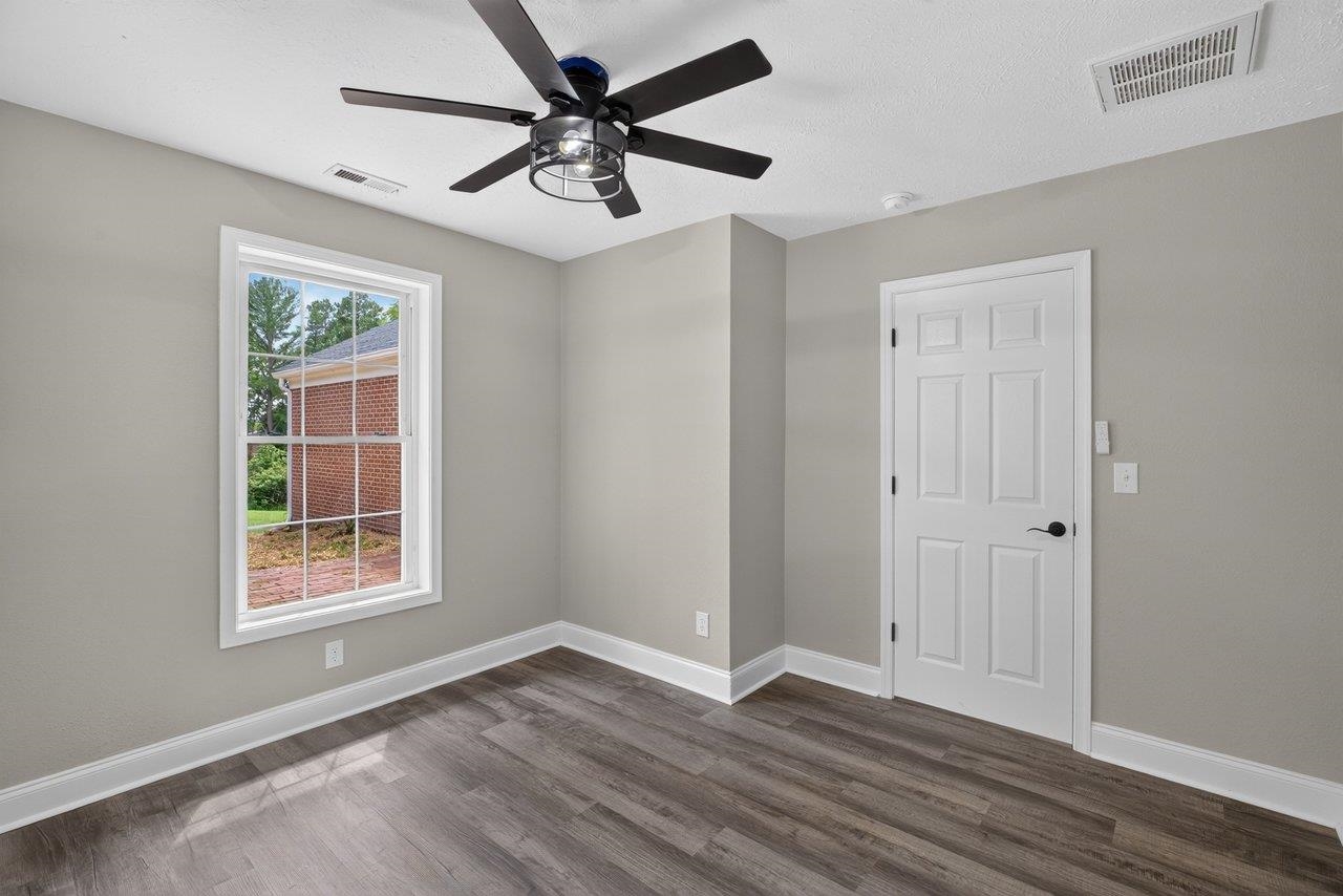 91 GRACE ST, GROTTOES, Virginia 24441, 3 Bedrooms Bedrooms, ,2 BathroomsBathrooms,Residential,91 GRACE ST,681103 MLS # 681103