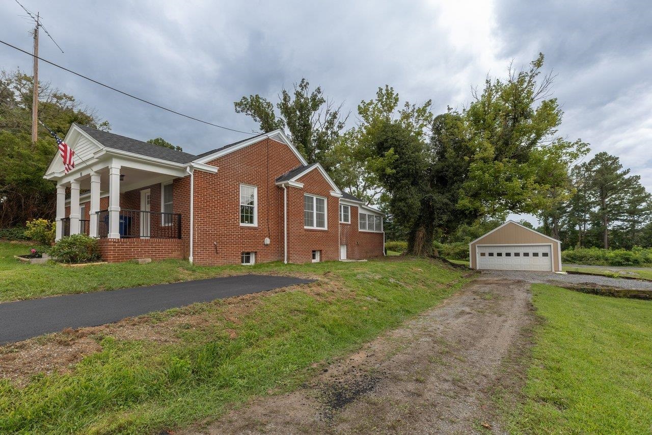 91 GRACE ST, GROTTOES, Virginia 24441, 3 Bedrooms Bedrooms, ,2 BathroomsBathrooms,Residential,91 GRACE ST,681103 MLS # 681103