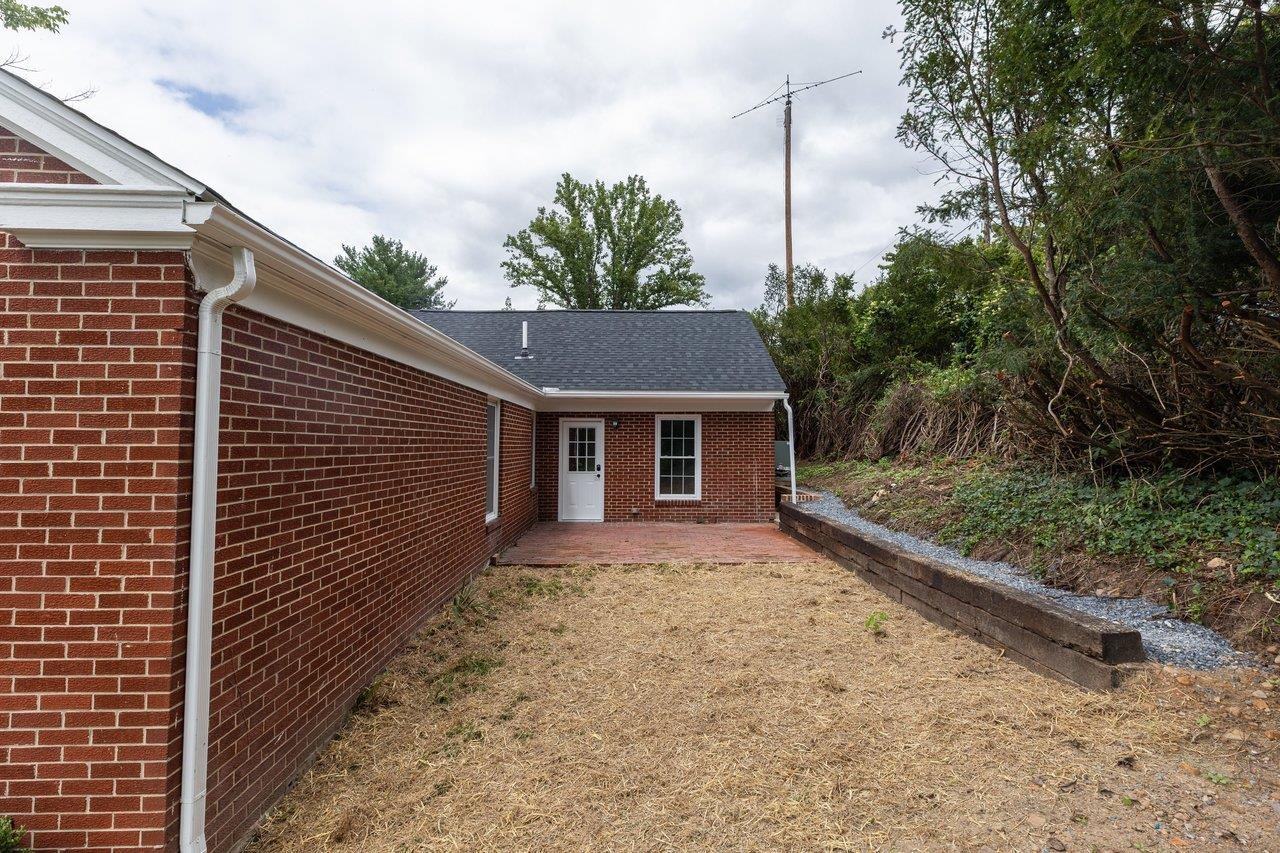 91 GRACE ST, GROTTOES, Virginia 24441, 3 Bedrooms Bedrooms, ,2 BathroomsBathrooms,Residential,91 GRACE ST,681103 MLS # 681103