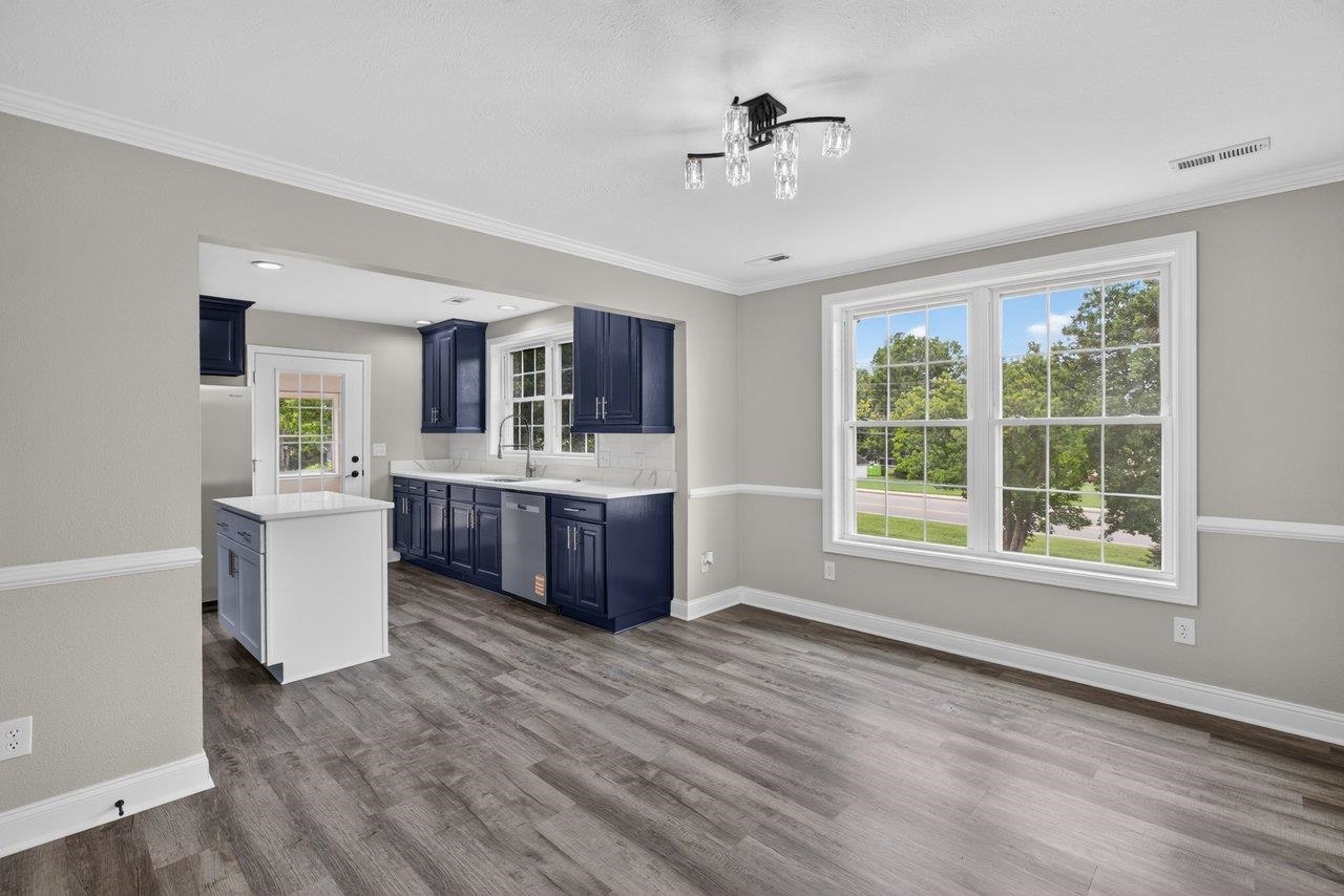 91 GRACE ST, GROTTOES, Virginia 24441, 3 Bedrooms Bedrooms, ,2 BathroomsBathrooms,Residential,91 GRACE ST,681103 MLS # 681103