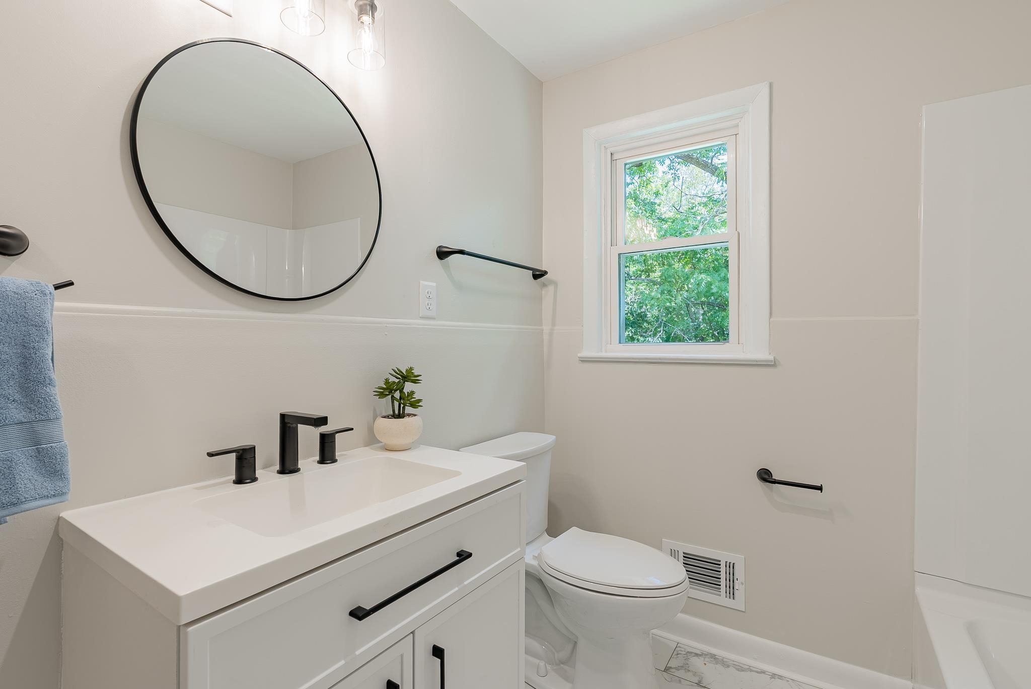546 LUPTON RD, WOODSTOCK, Virginia 22664, 2 Bedrooms Bedrooms, ,1 BathroomBathrooms,Residential,546 LUPTON RD,681105 MLS # 681105 546 LUPTON RD, WOODSTOCK, Virginia 22664, 2 Bedrooms Bedrooms, ,1 BathroomBathrooms,Residential,546 LUPTON RD,681105 MLS # 681105