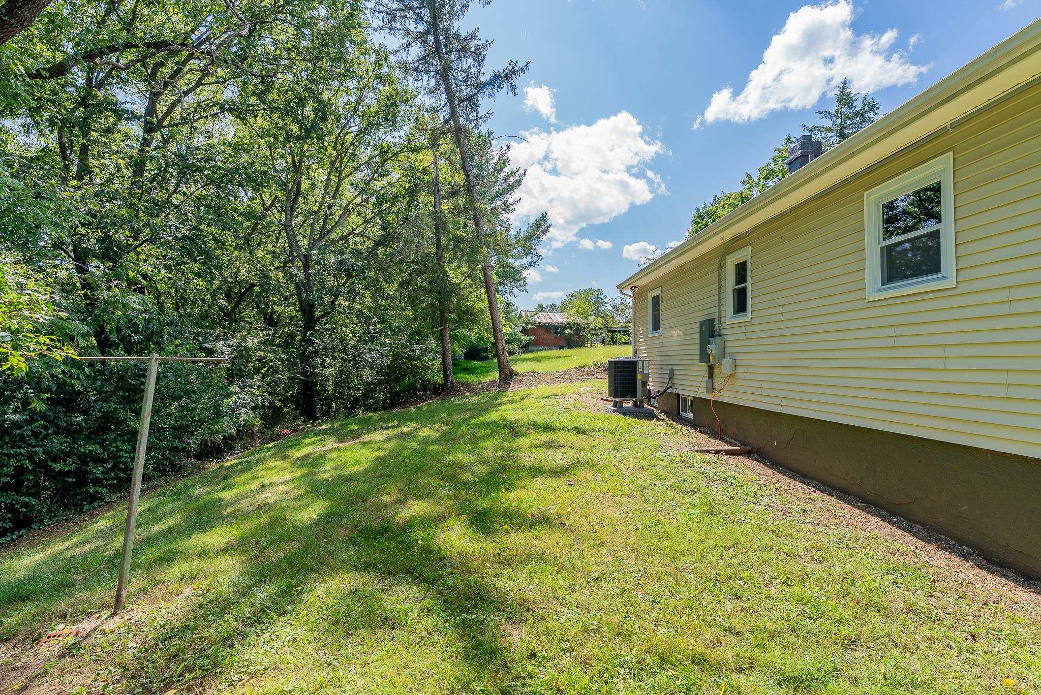 546 LUPTON RD, WOODSTOCK, Virginia 22664, 2 Bedrooms Bedrooms, ,1 BathroomBathrooms,Residential,546 LUPTON RD,681105 MLS # 681105 546 LUPTON RD, WOODSTOCK, Virginia 22664, 2 Bedrooms Bedrooms, ,1 BathroomBathrooms,Residential,546 LUPTON RD,681105 MLS # 681105