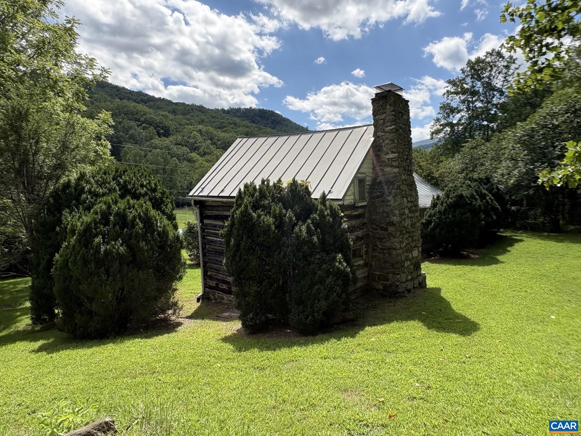 2042 WEAKLEY HOLLOW RD, SYRIA, Virginia 22743, 3 Bedrooms Bedrooms, ,2 BathroomsBathrooms,Residential,Old Rag Homeplace,2042 WEAKLEY HOLLOW RD,681109 MLS # 681109