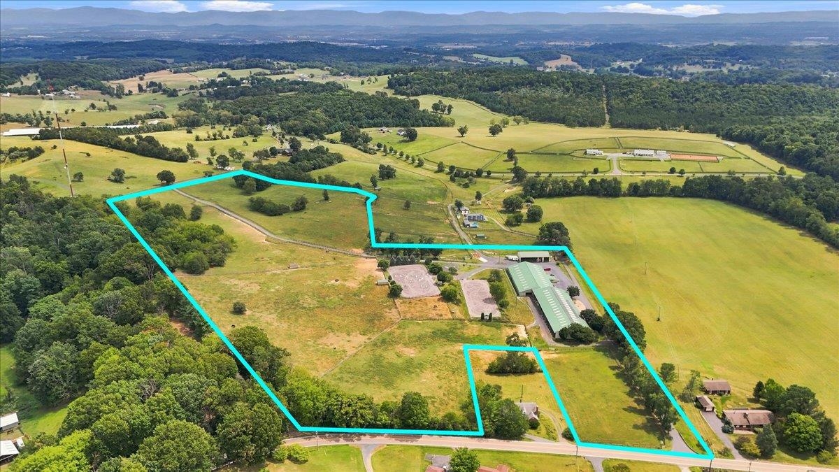 Premier Equestrian Facility on 38.76 Acres | 40-Stall Barn | 14,400 SF Indoor Arena | Dressage Ring | Jumping Ring | Cross-Country Course | Equipment Shed | Multiple Fields & Run-In Sheds | Trail-Riding Access Premier Equestrian Facility on 38.76 Acres | 40-Stall Barn | 14,400 SF Indoor Arena | Dressage Ring | Jumping Ring | Cross-Country Course | Equipment Shed | Multiple Fields & Run-In Sheds | Trail-Riding Access