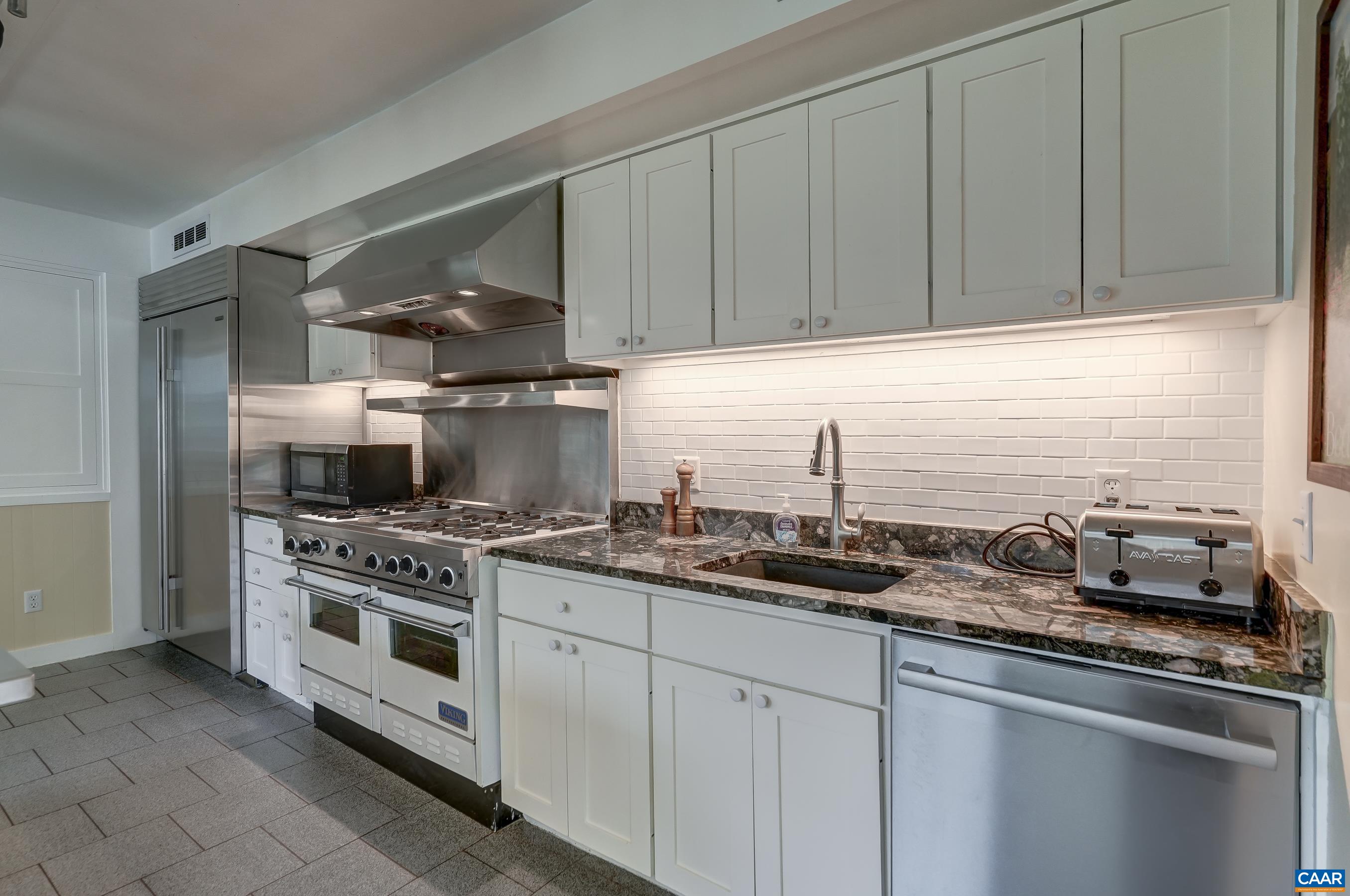 Tile backsplash