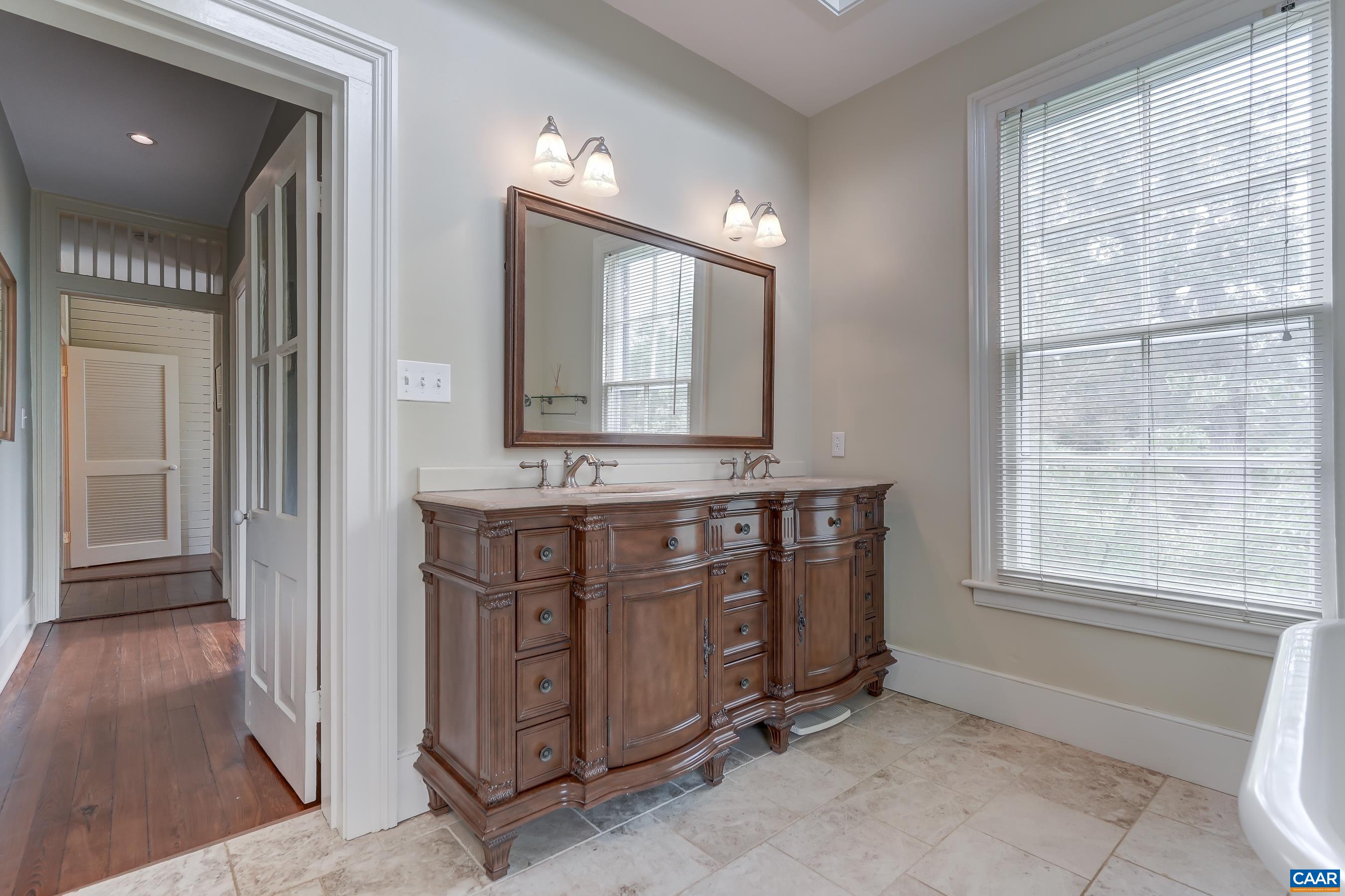 Owners privare bathroom