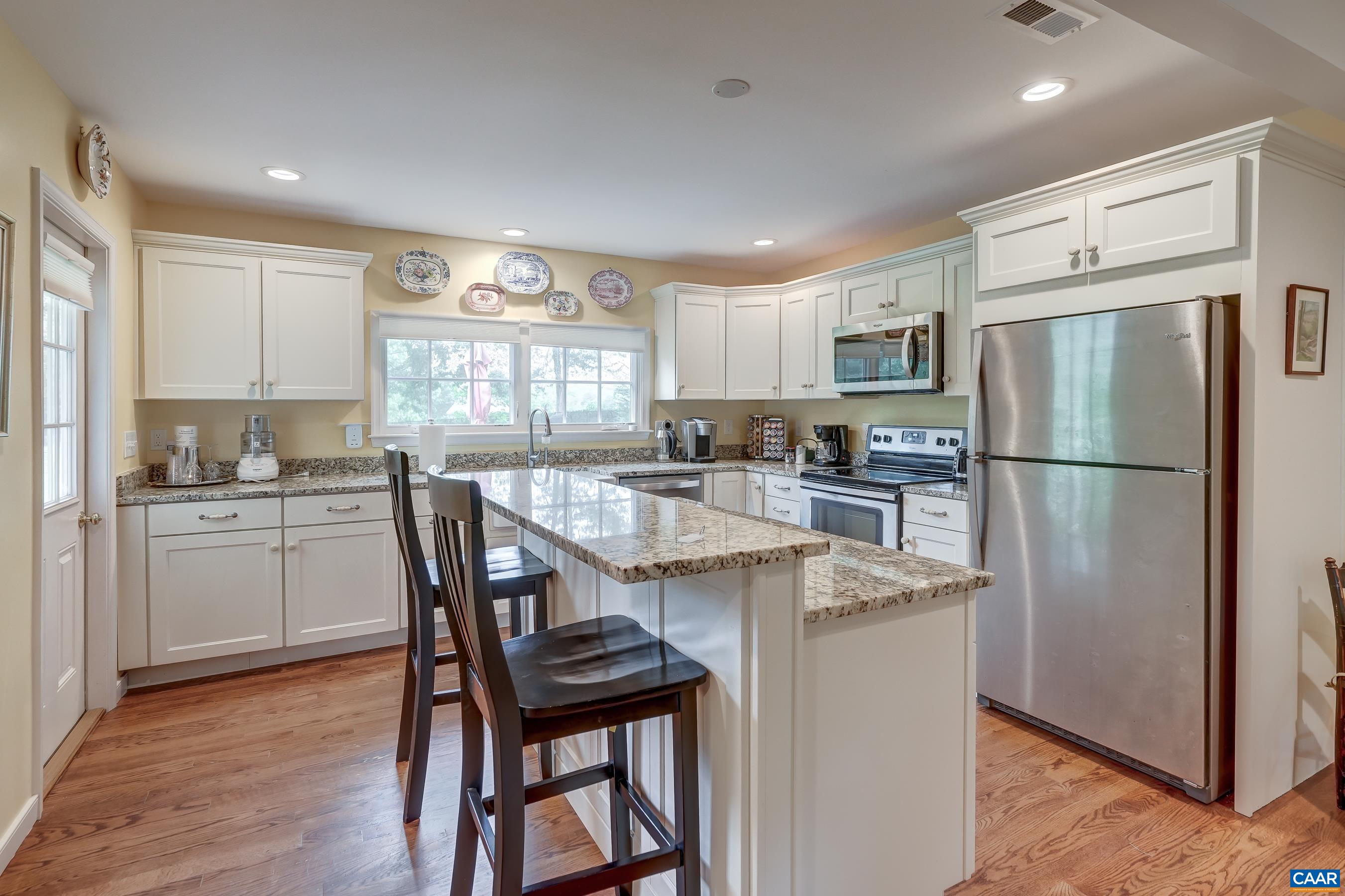 Cottage kitchen