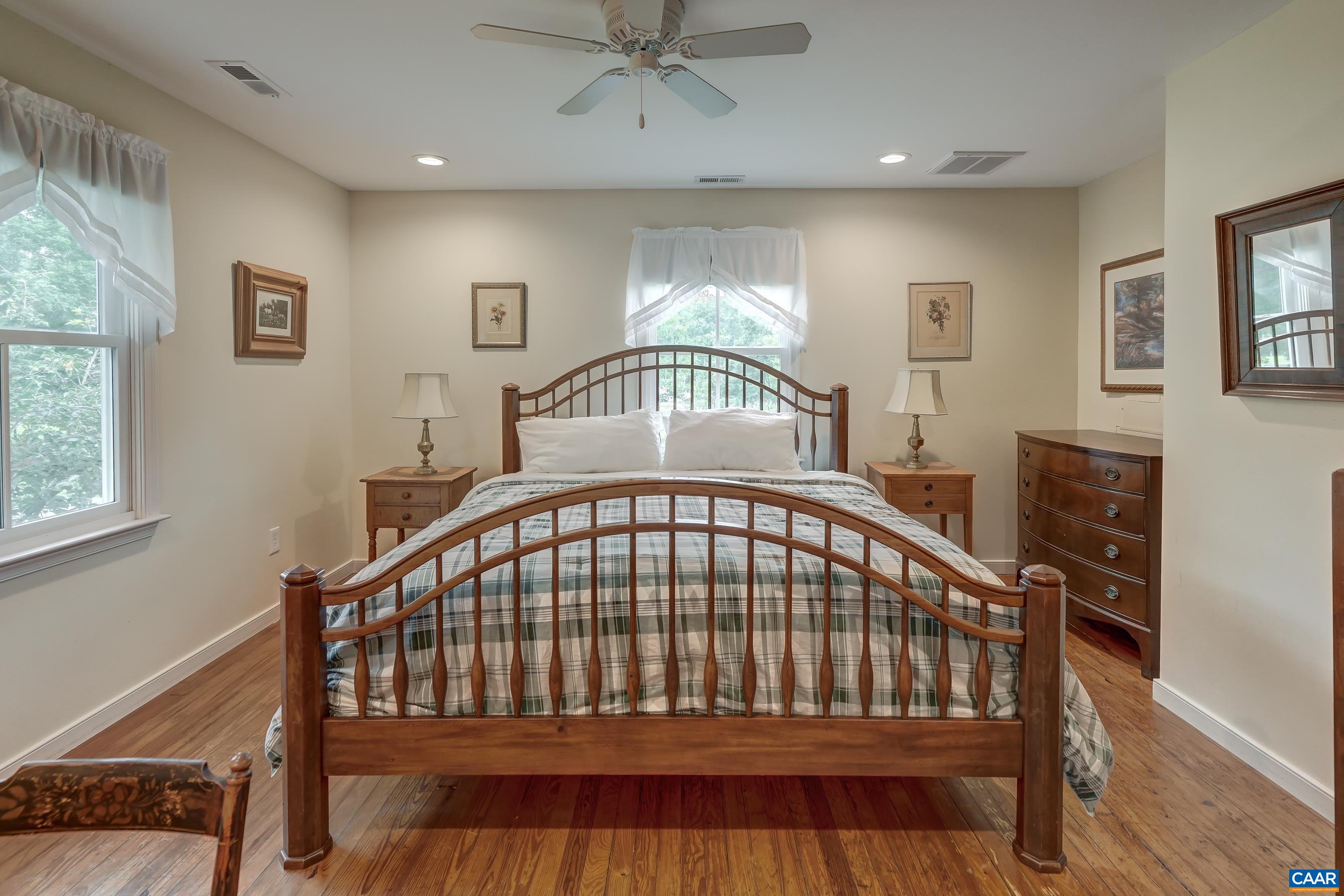 Cottage bedroom