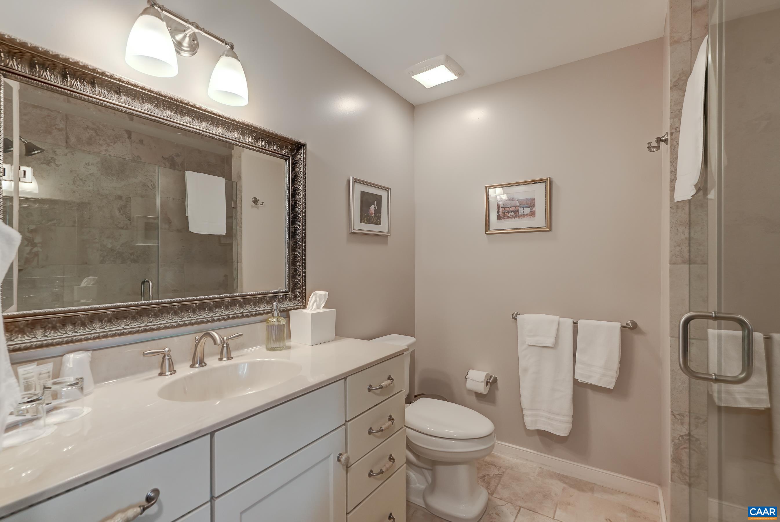 Cottage full bathroom